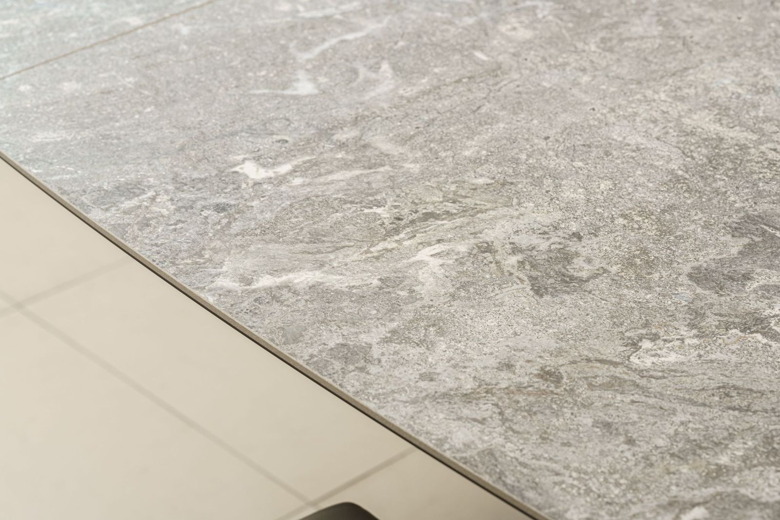 Cattelan Italia Стол Duffy Keramik Drive KM13 Arenal от Cattelan Italia — в интерьере