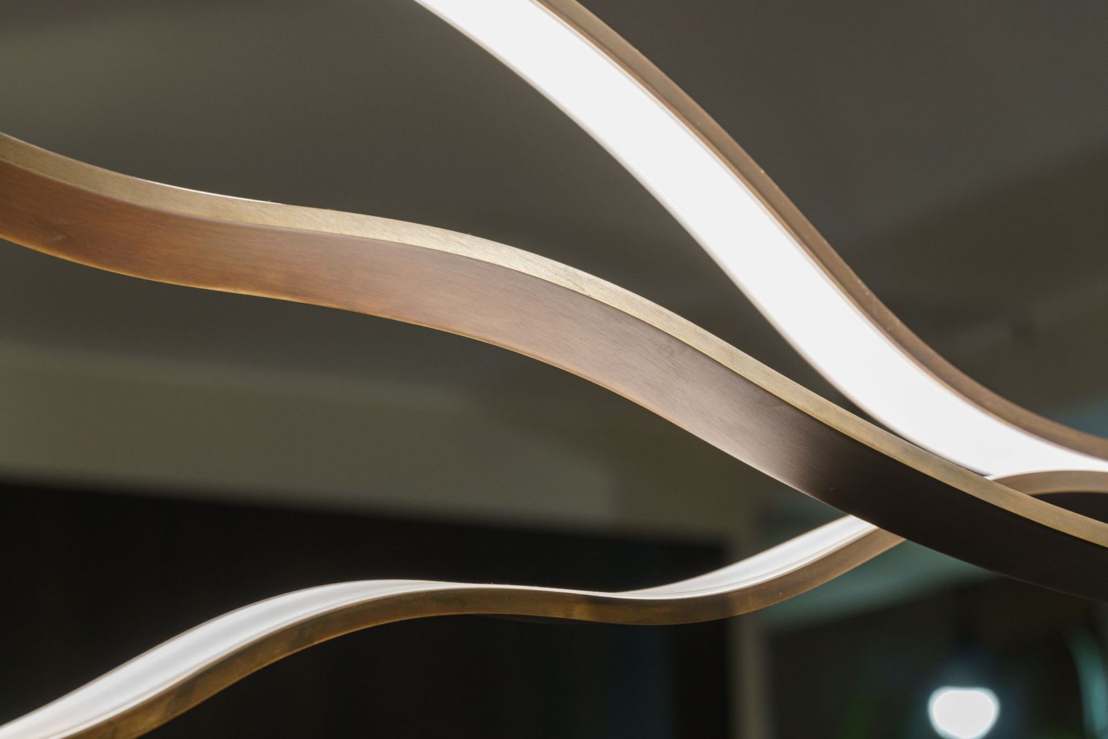 Henge Люстра Tape Light 185 от Henge — в интерьере