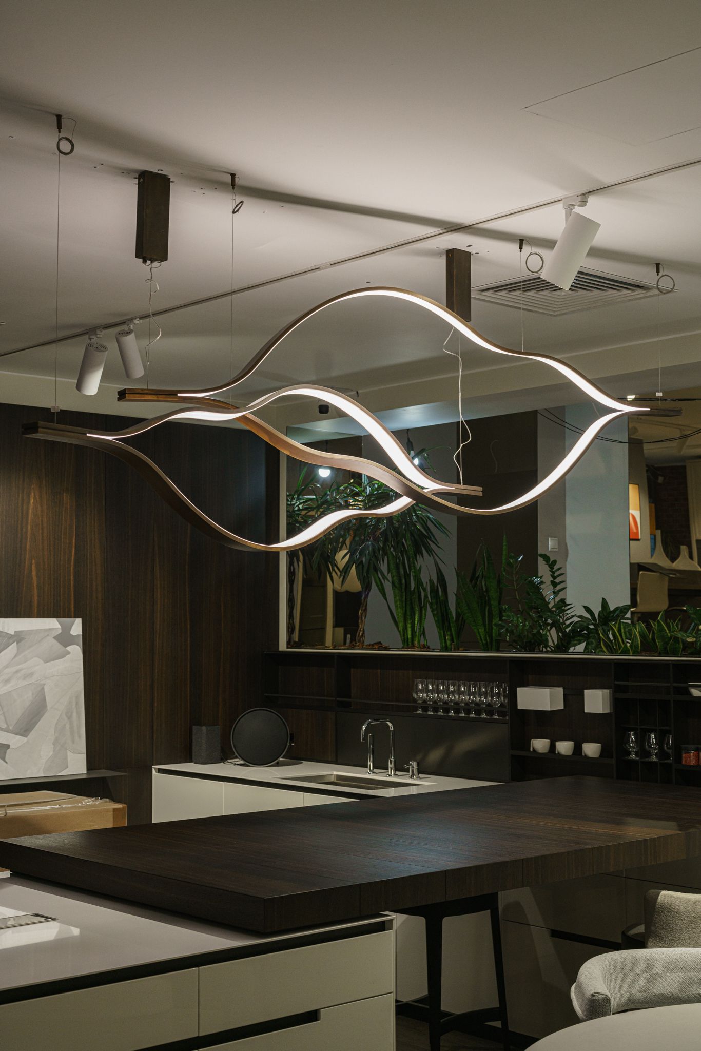 Henge Люстра Tape Light 185 от Henge — в интерьере
