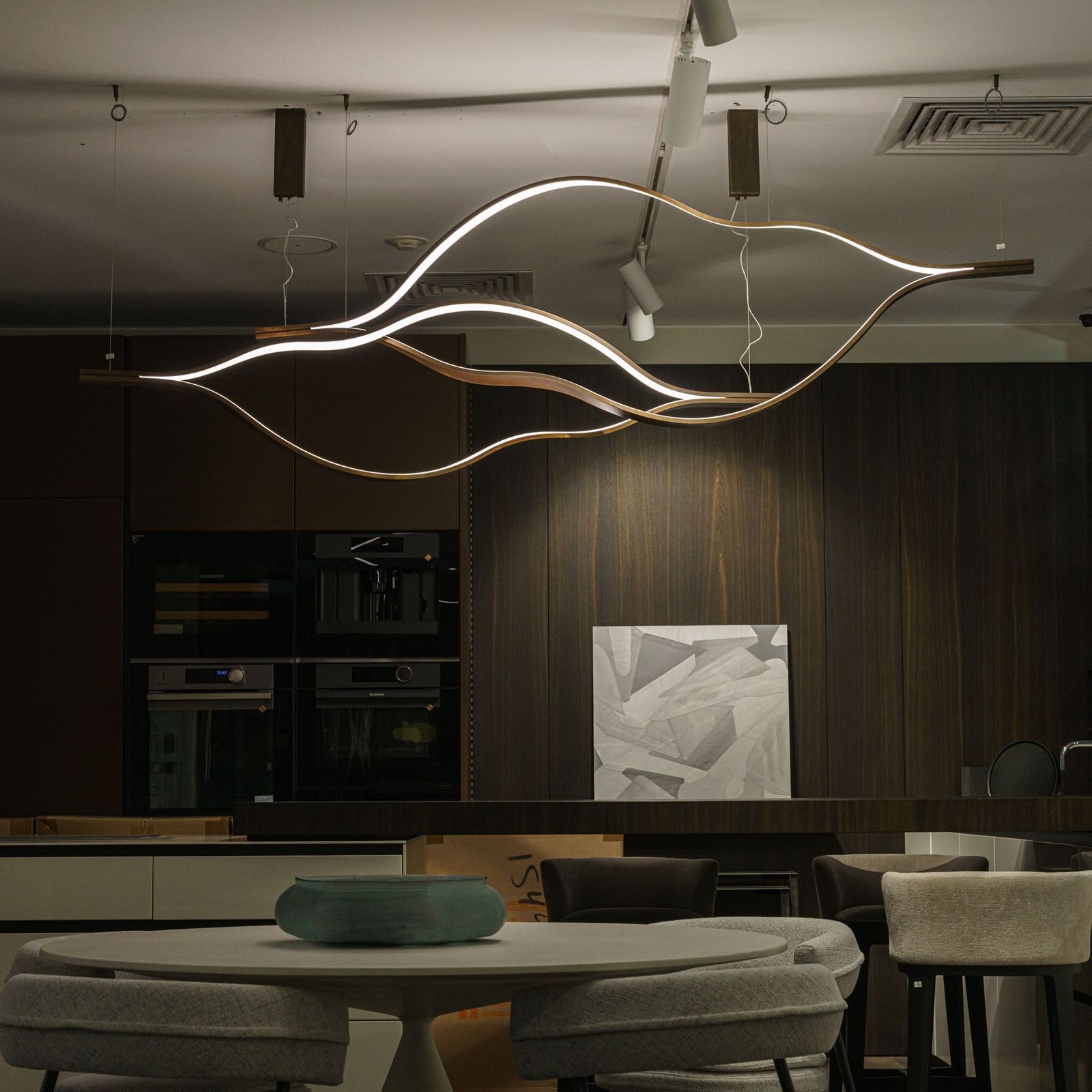 Henge Люстра Tape Light 204 от Henge — в интерьере