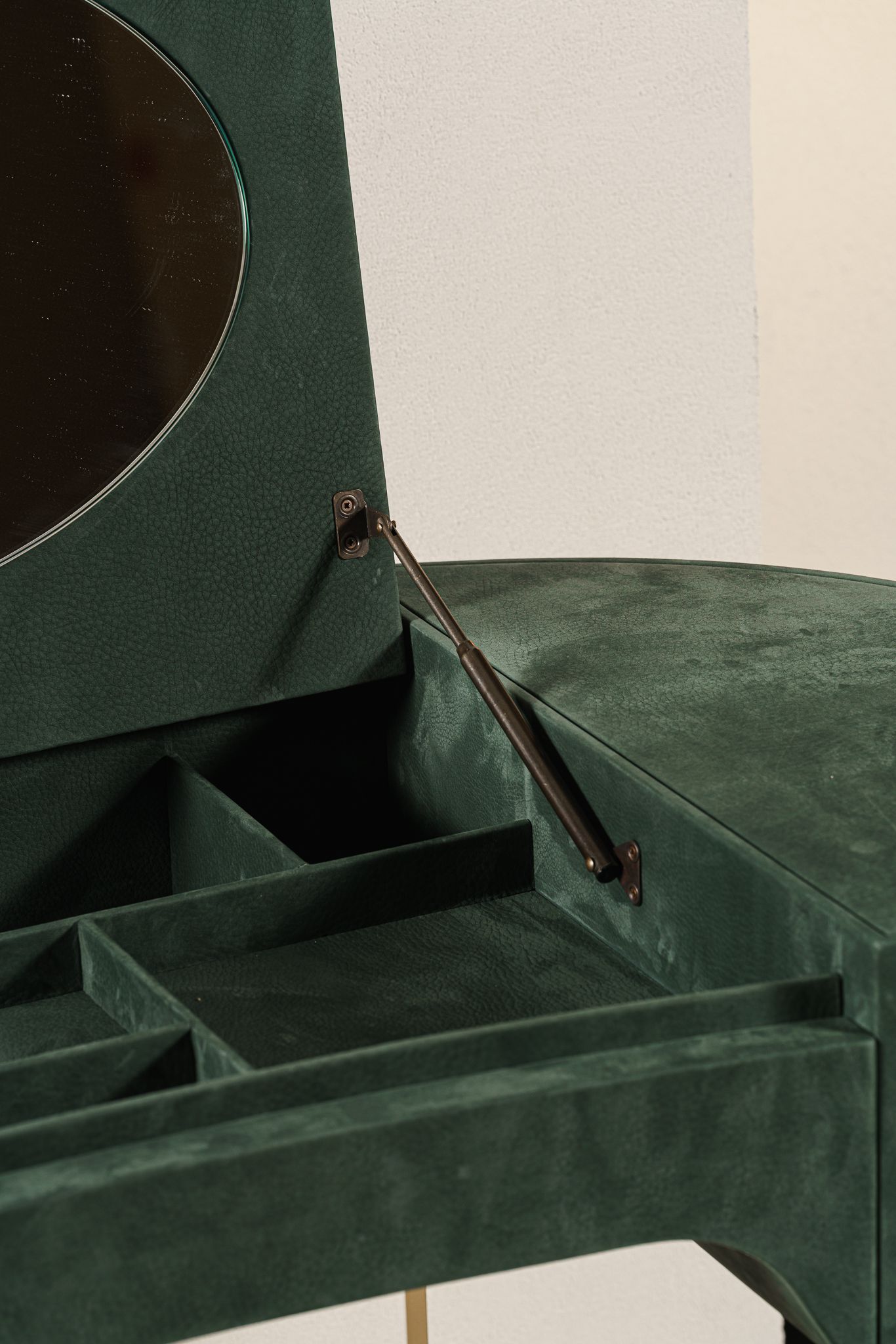 Baxter Туалетный столик Yves Nabuck Wood от Baxter — в интерьере