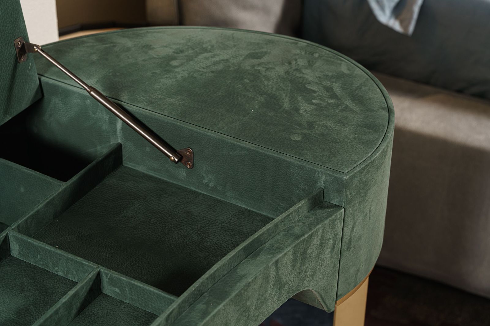 Baxter Туалетный столик Yves Nabuck Wood от Baxter — в интерьере