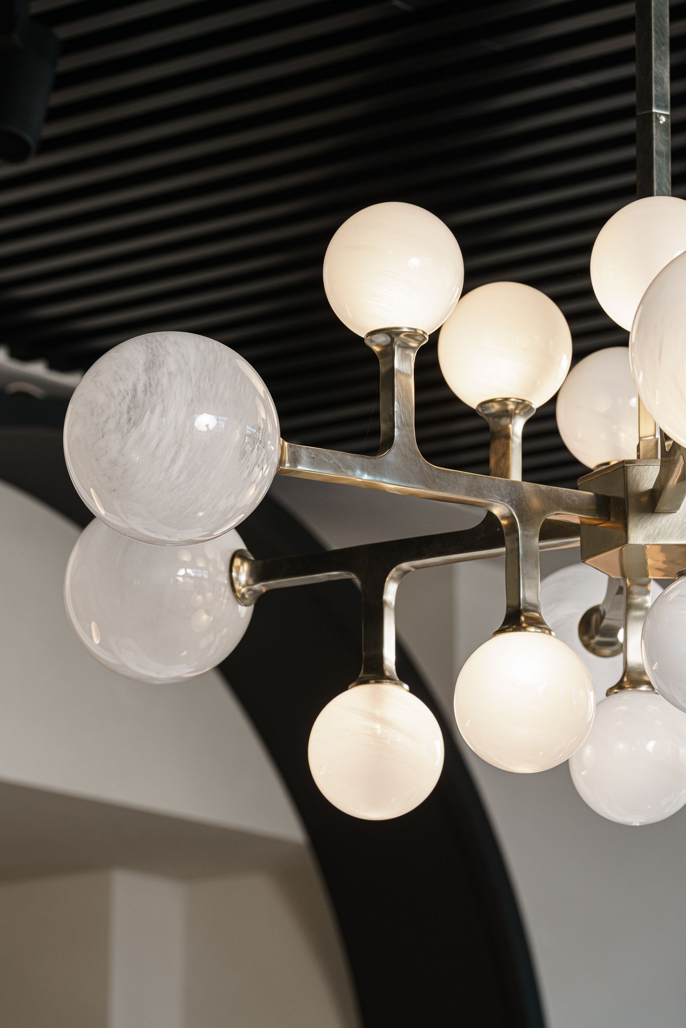 Arteriors Люстра Tricia от Arteriors — в интерьере