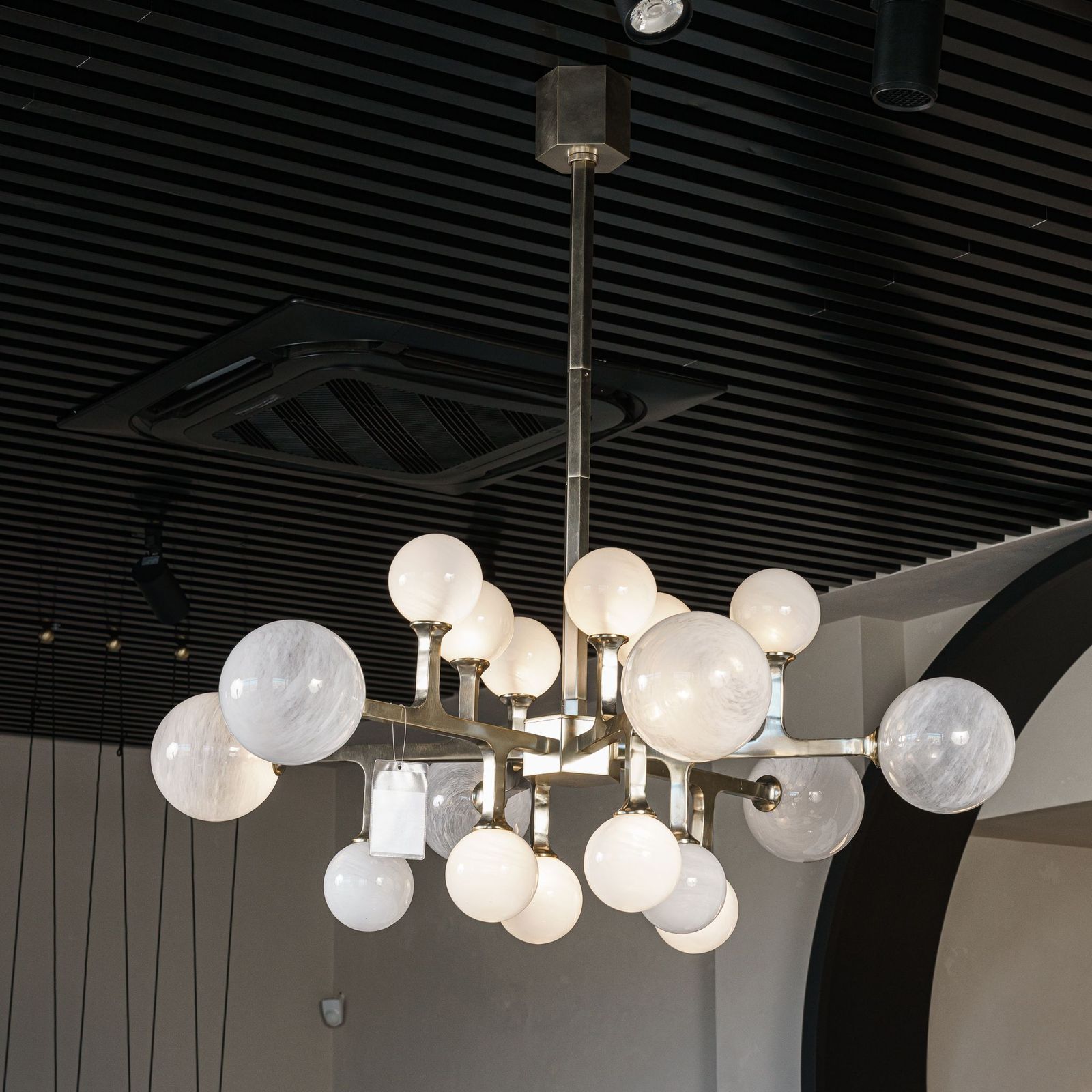 Arteriors Люстра Tricia от Arteriors — в интерьере