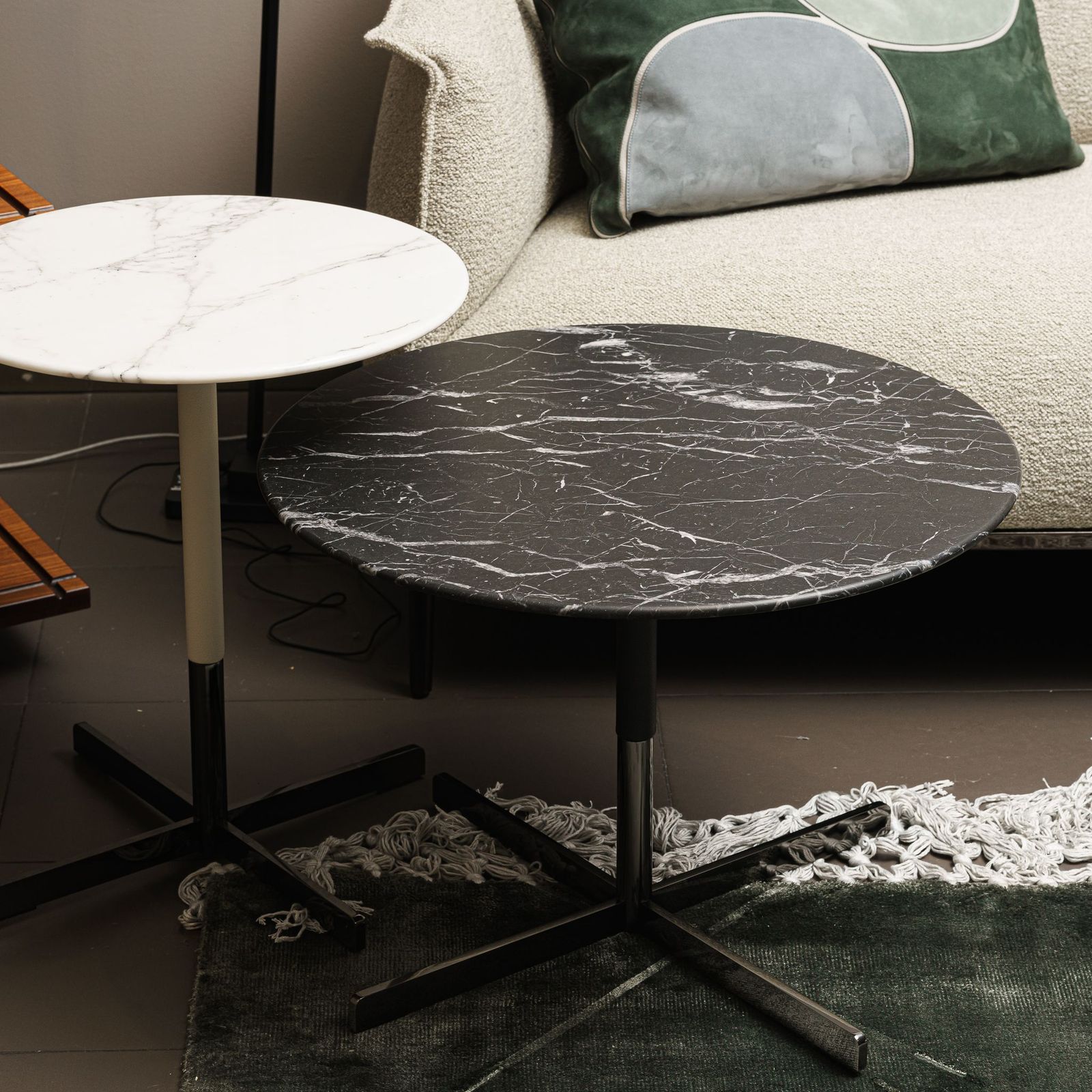 Poltrona Frau Журнальный столик Bob Marquinia marble 60 от Poltrona Frau — в интерьере