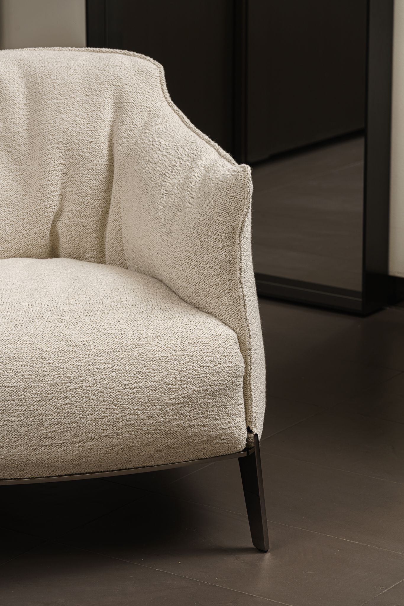 Poltrona Frau Кресло Archibald Gran Comfort Loop Greggio от Poltrona Frau — в интерьере