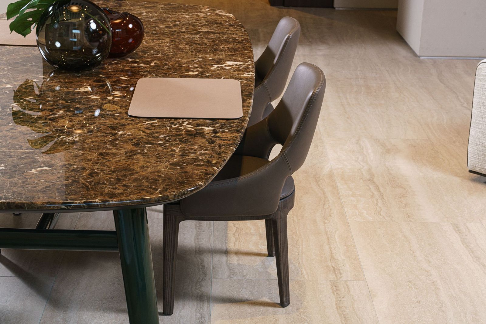 Molteni&C Стол Old Ford 292 Emperador dark от Molteni & C — в интерьере