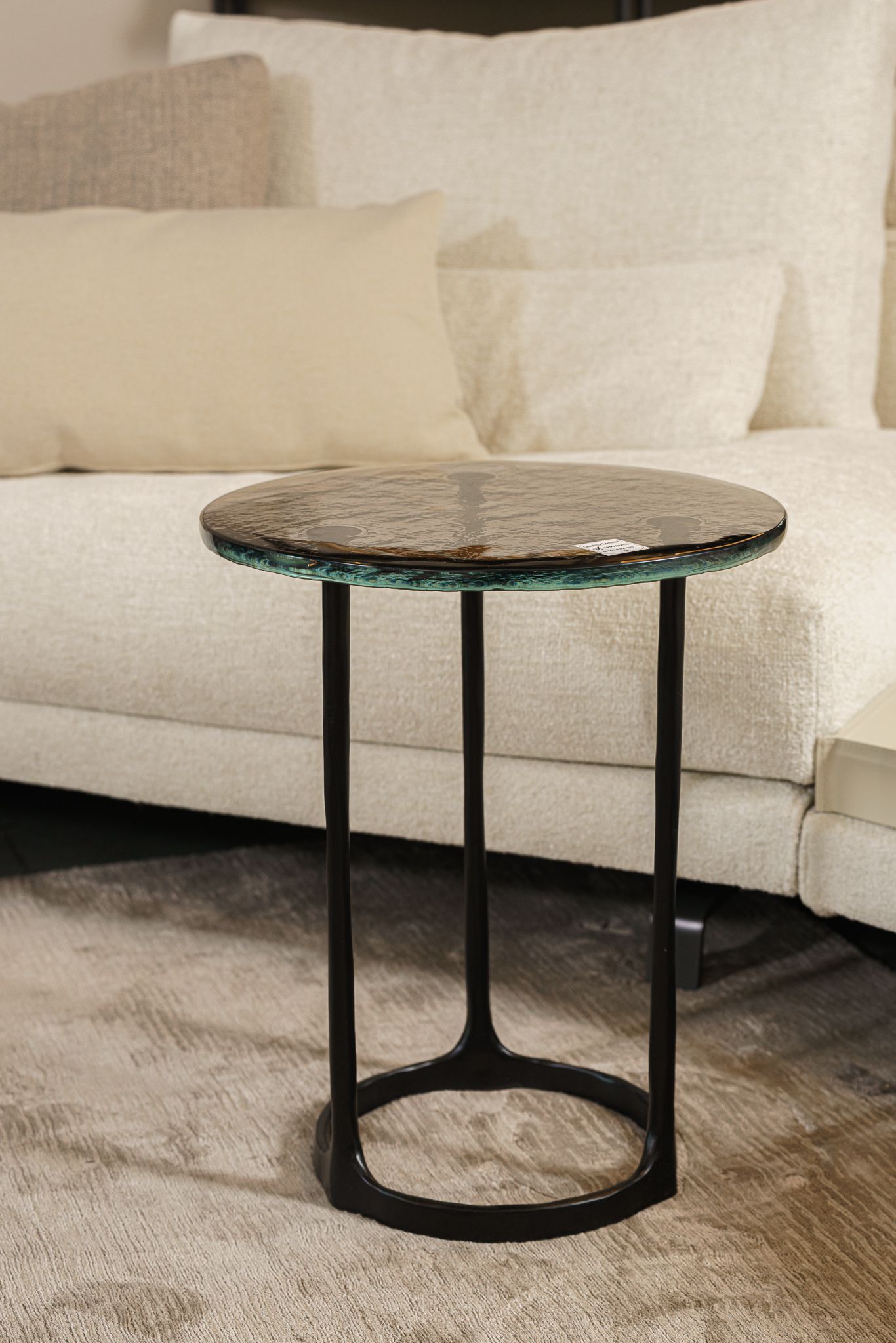 Molteni&C Журнальный столик Aster 40 Smoked от Molteni & C — в интерьере