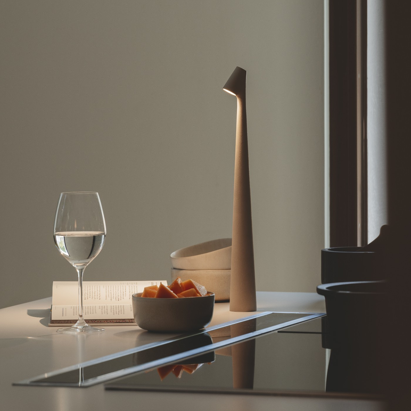 Vibia Настольная лампа Africa 5580 Brown D1 от Vibia — в интерьере