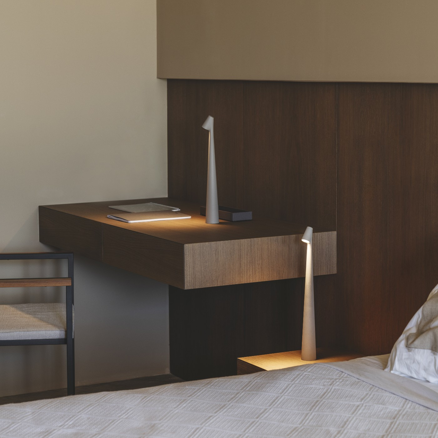 Vibia Настольная лампа Africa 5580 Brown D1 от Vibia — в интерьере