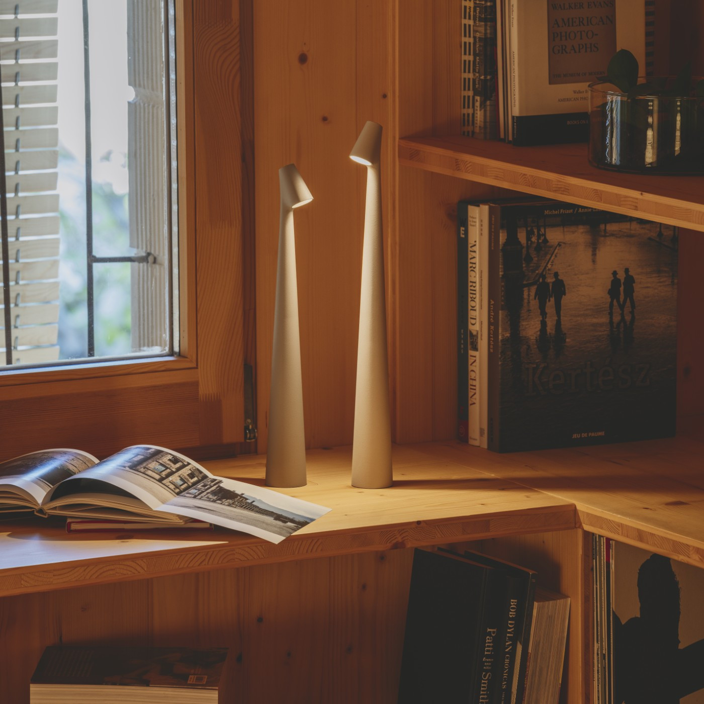 Vibia Настольная лампа Africa 5580 Biege D1 от Vibia — в интерьере