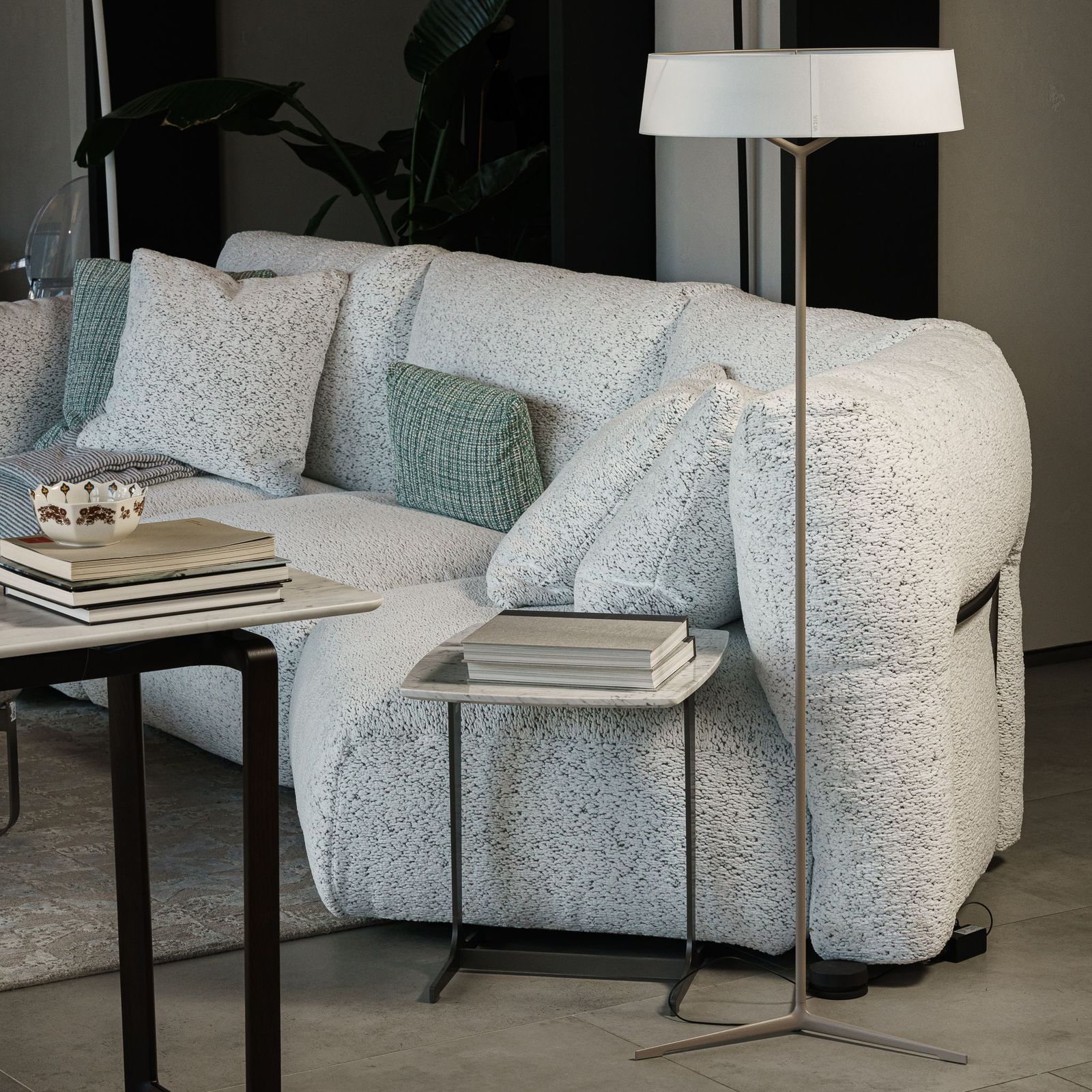 Vibia Торшер Dama 3230 от Vibia — в интерьере