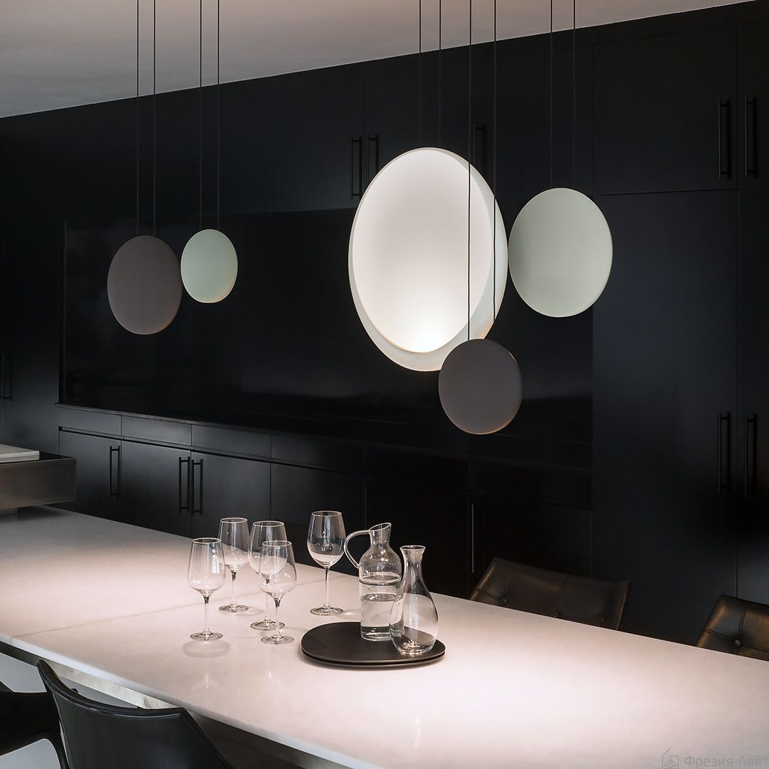 Vibia Подвесной светильник Cosmos 3 подвеса 2511 Light Grey от Vibia — в интерьере