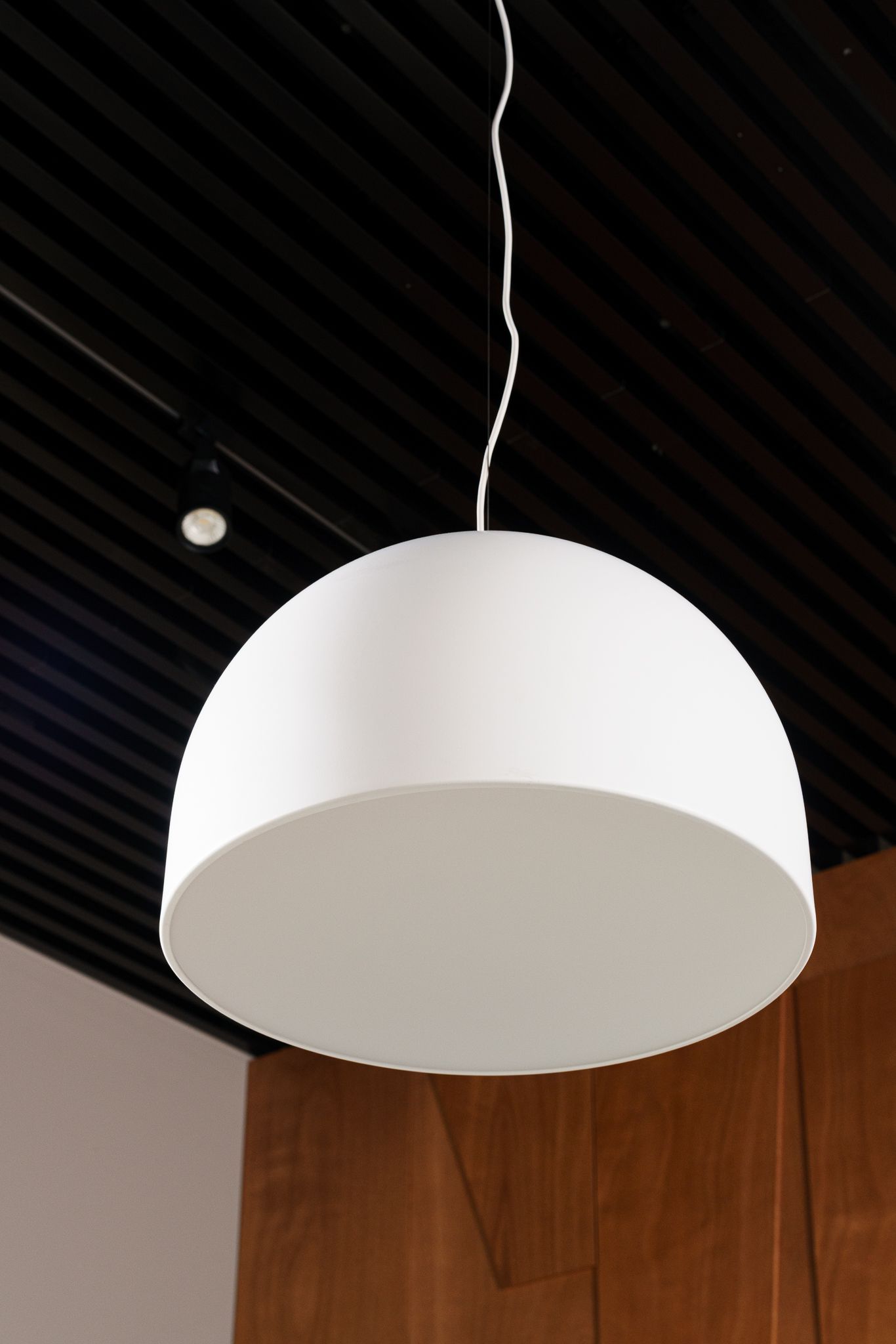 Flos Подвесной светильник My Dome White от Flos — в интерьере