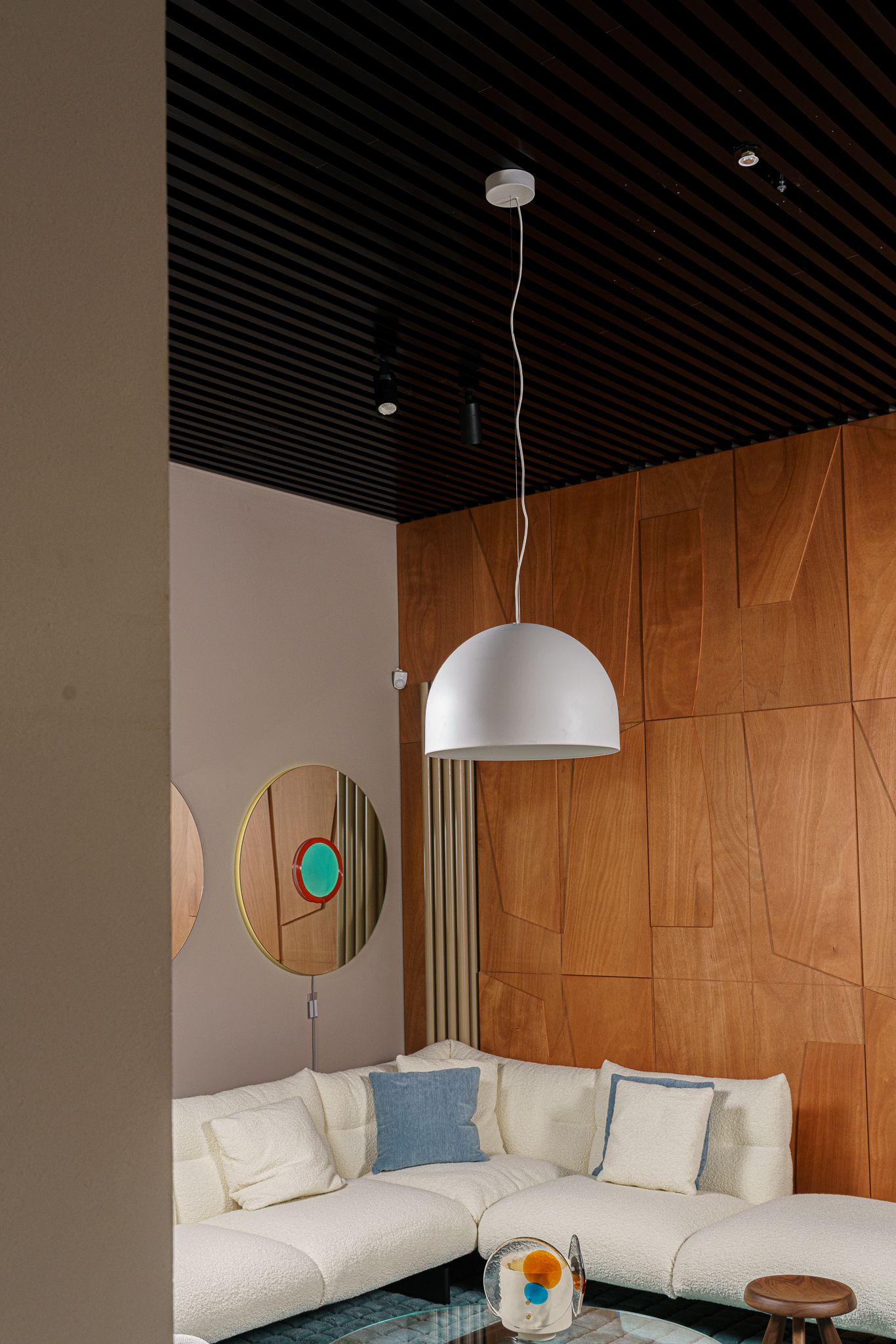 Flos Подвесной светильник My Dome White от Flos — в интерьере