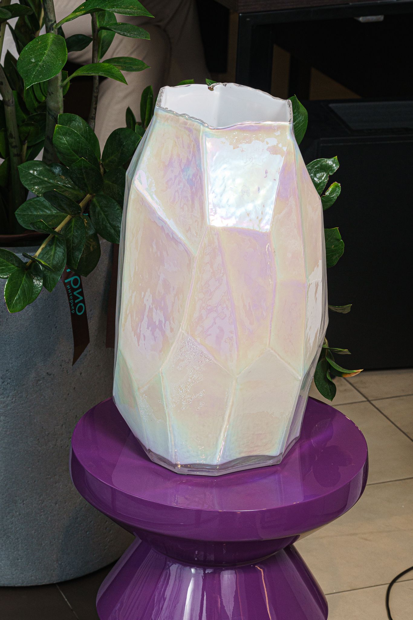 Polspotten Табурет Zig Zag Dark Purple от Polspotten — в интерьере