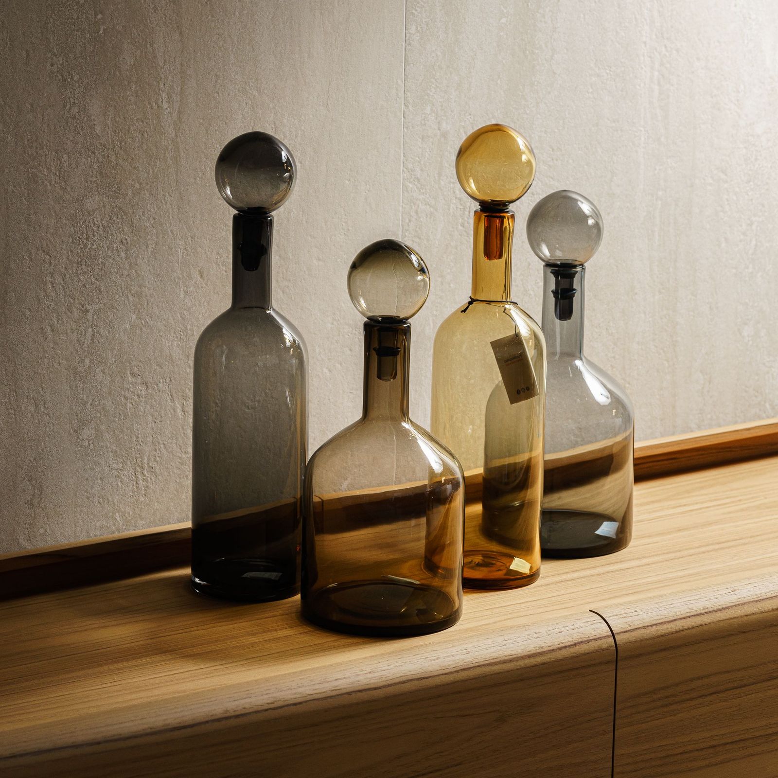 Polspotten Сет из 4х бутылей Bubbles and Bottles L Cognac от Polspotten — в интерьере
