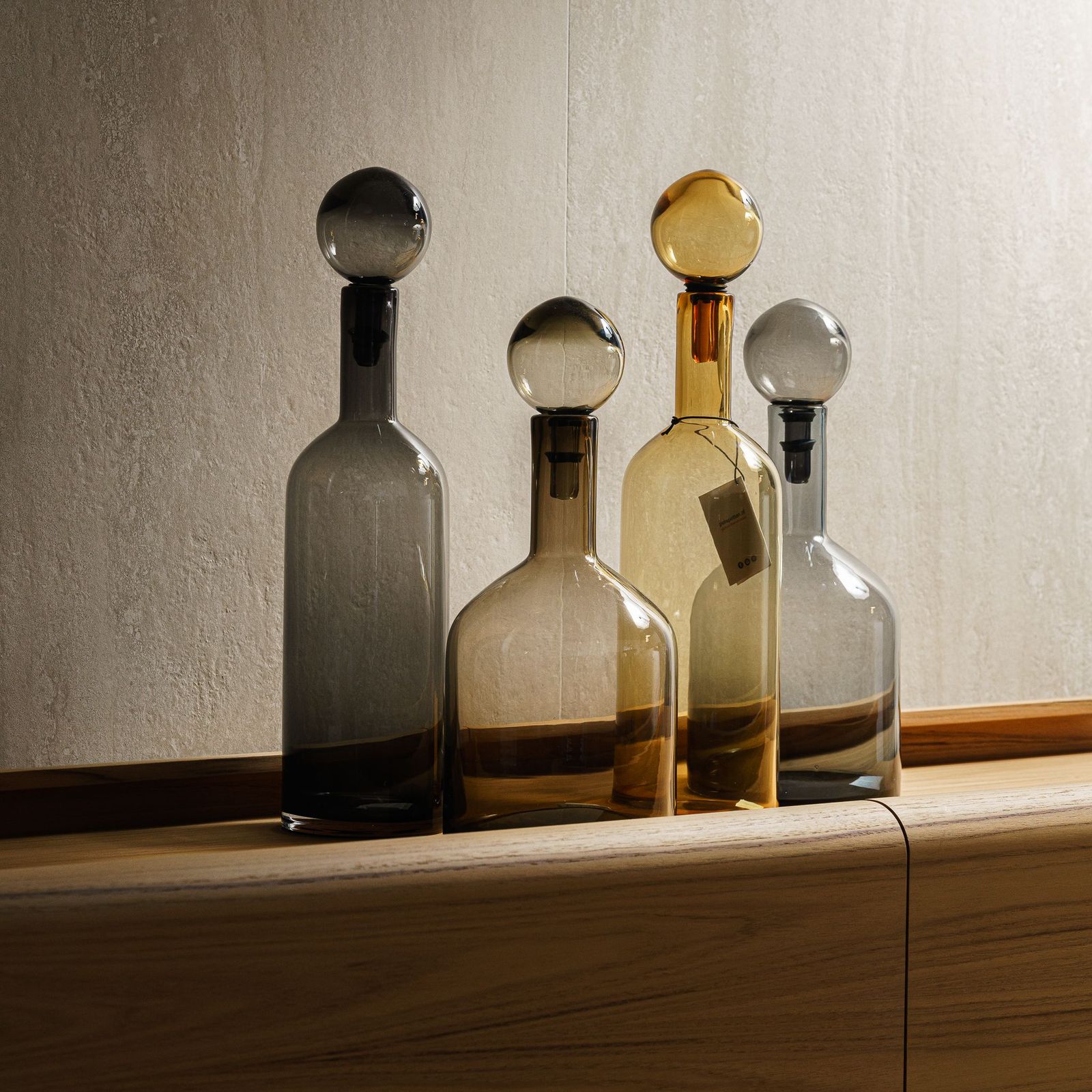 Polspotten Сет из 4х бутылей Bubbles and Bottles L Cognac от Polspotten — в интерьере