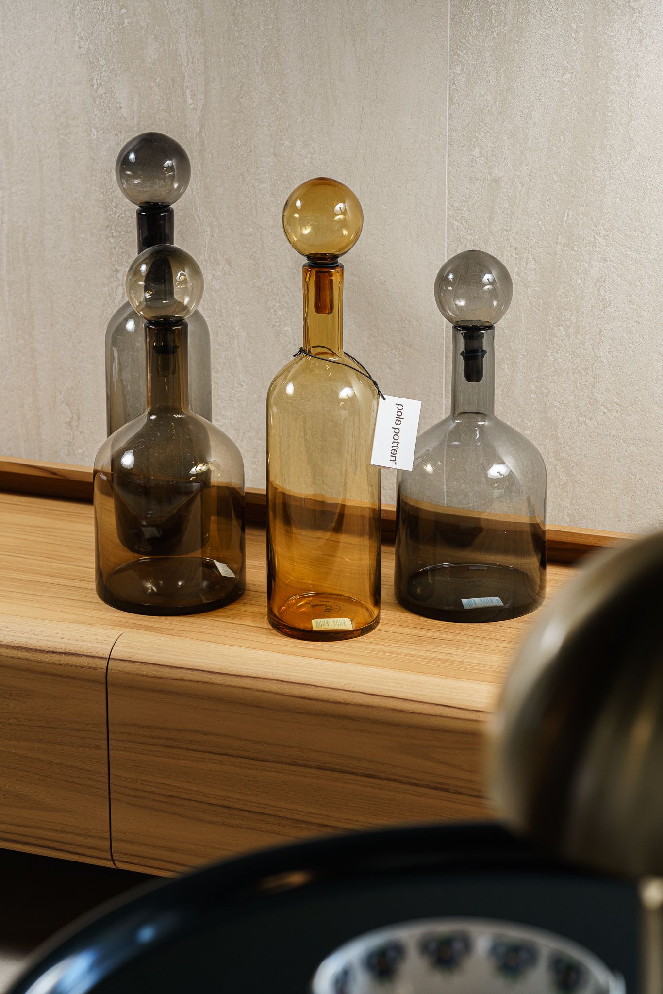 Polspotten Сет из 4х бутылей Bubbles and Bottles L Cognac от Polspotten — в интерьере