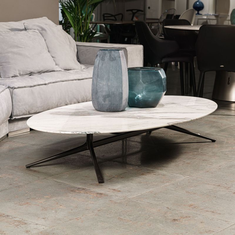 Poliform Столик овальный Mondrian Calacatta oro от Poliform — в интерьере