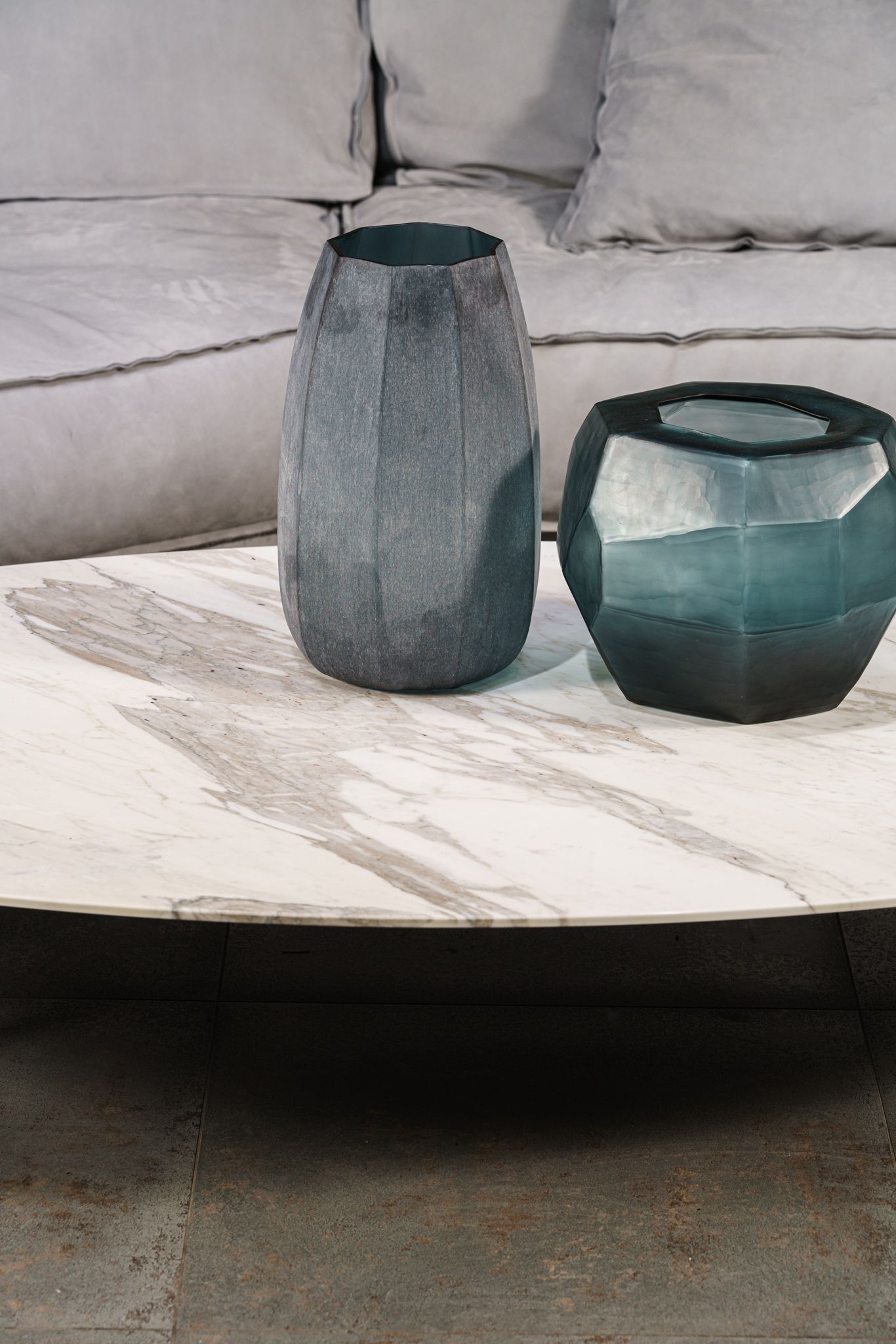 Poliform Столик овальный Mondrian Calacatta oro от Poliform — в интерьере
