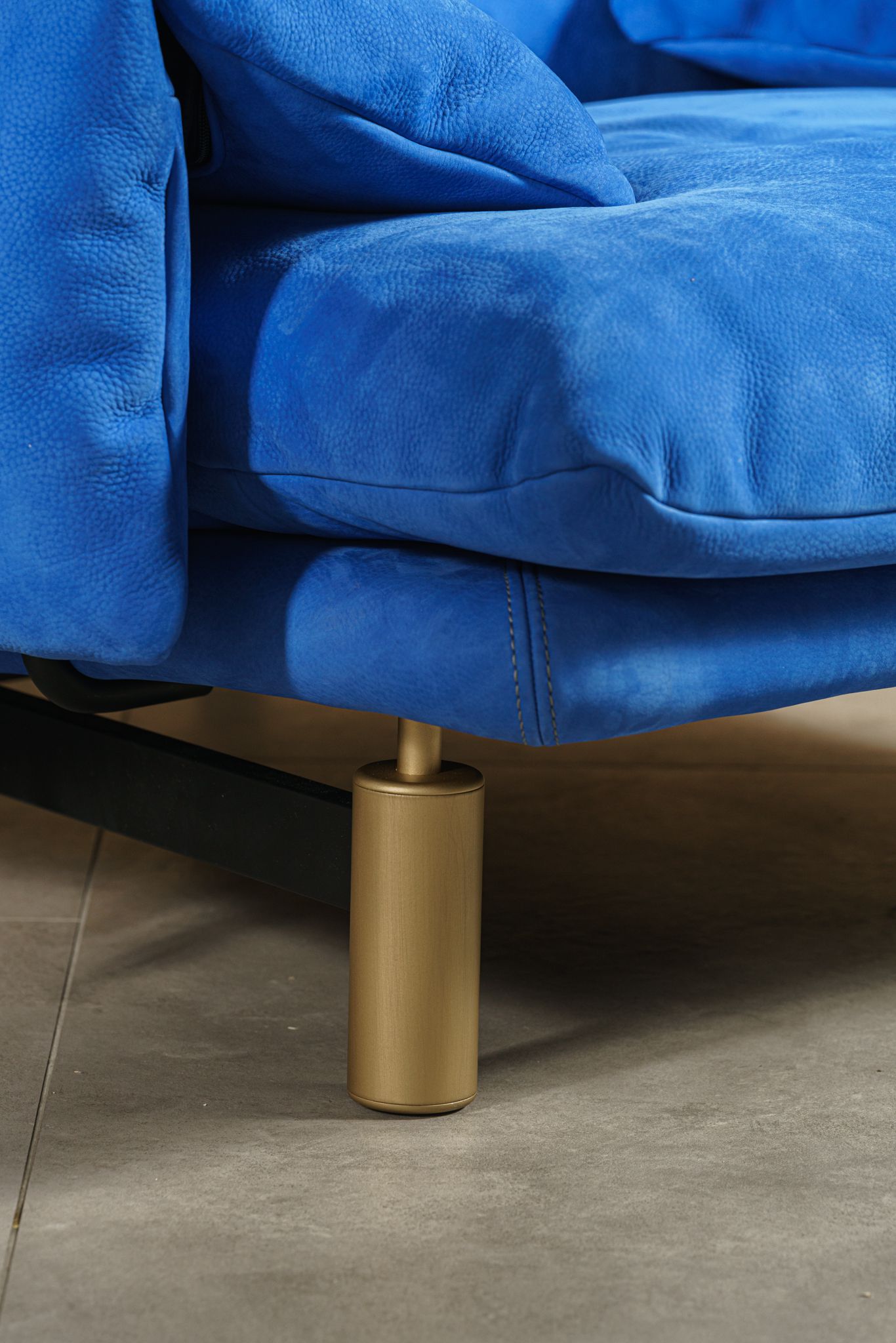 Baxter Кресло Jo Electric blue от Baxter — в интерьере