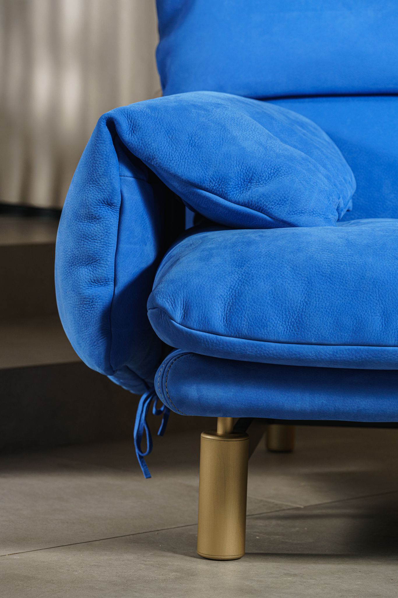 Baxter Кресло Jo Electric blue от Baxter — в интерьере