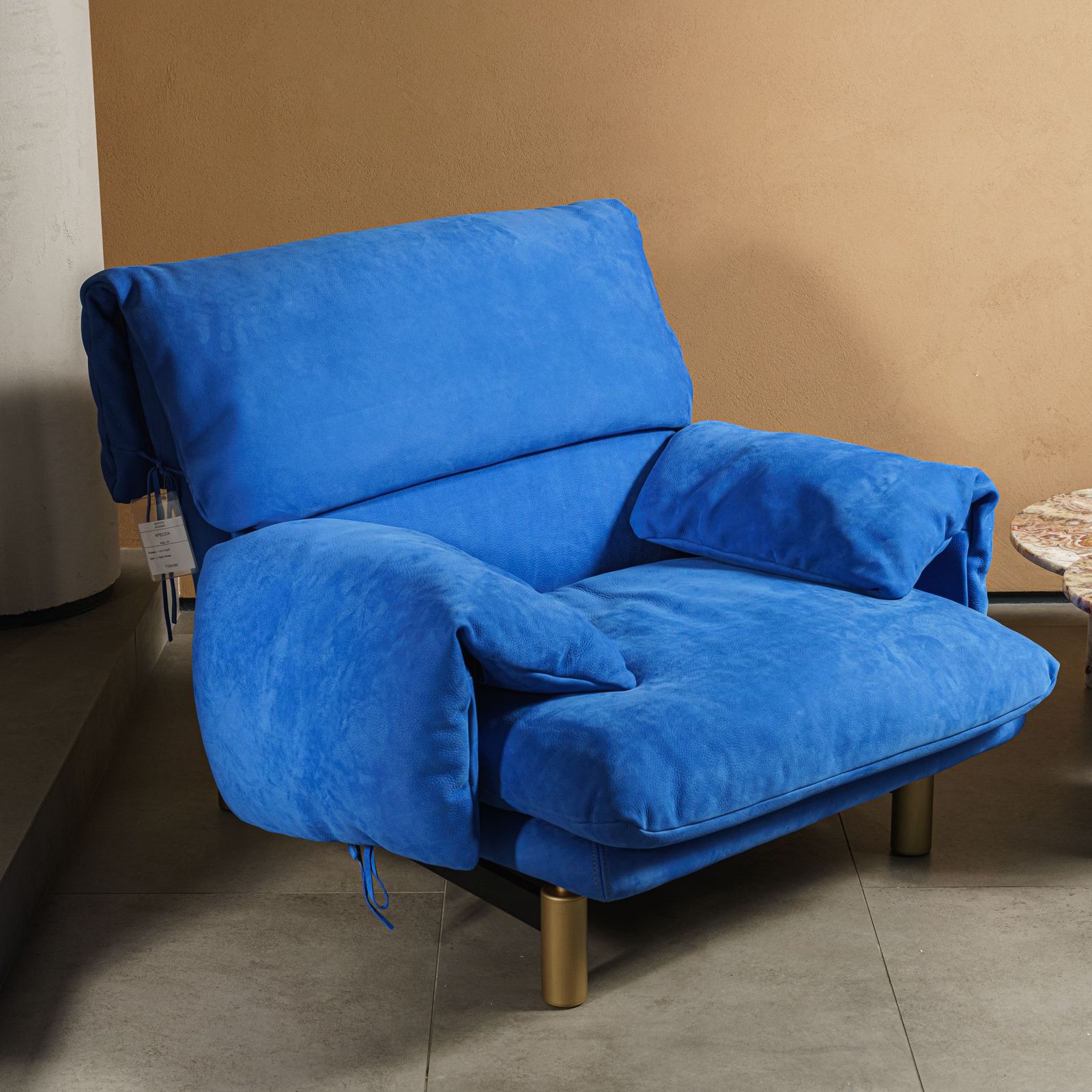 Baxter Кресло Jo Electric blue от Baxter — в интерьере