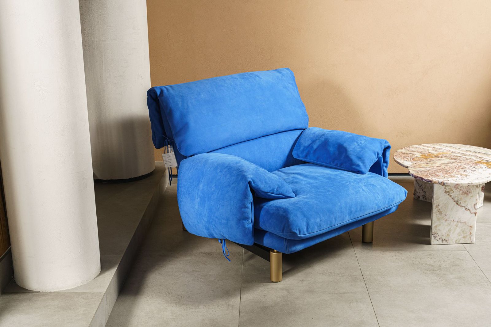 Baxter Кресло Jo Electric blue от Baxter — в интерьере