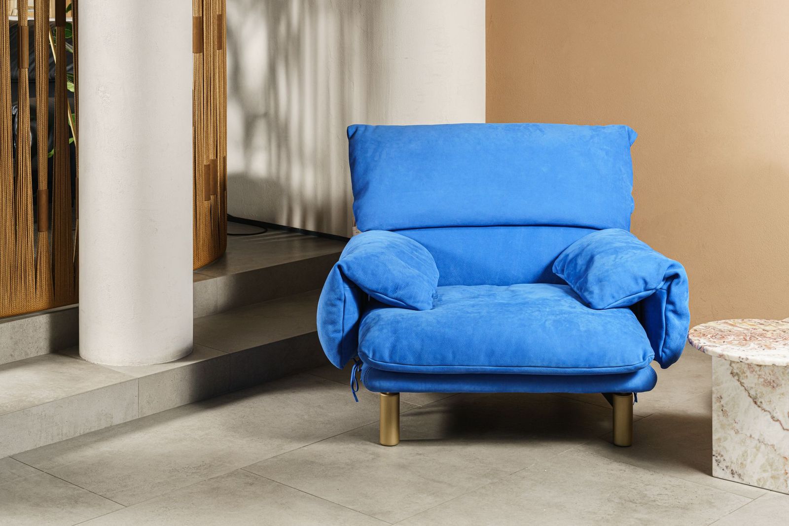Baxter Кресло Jo Electric blue от Baxter — в интерьере