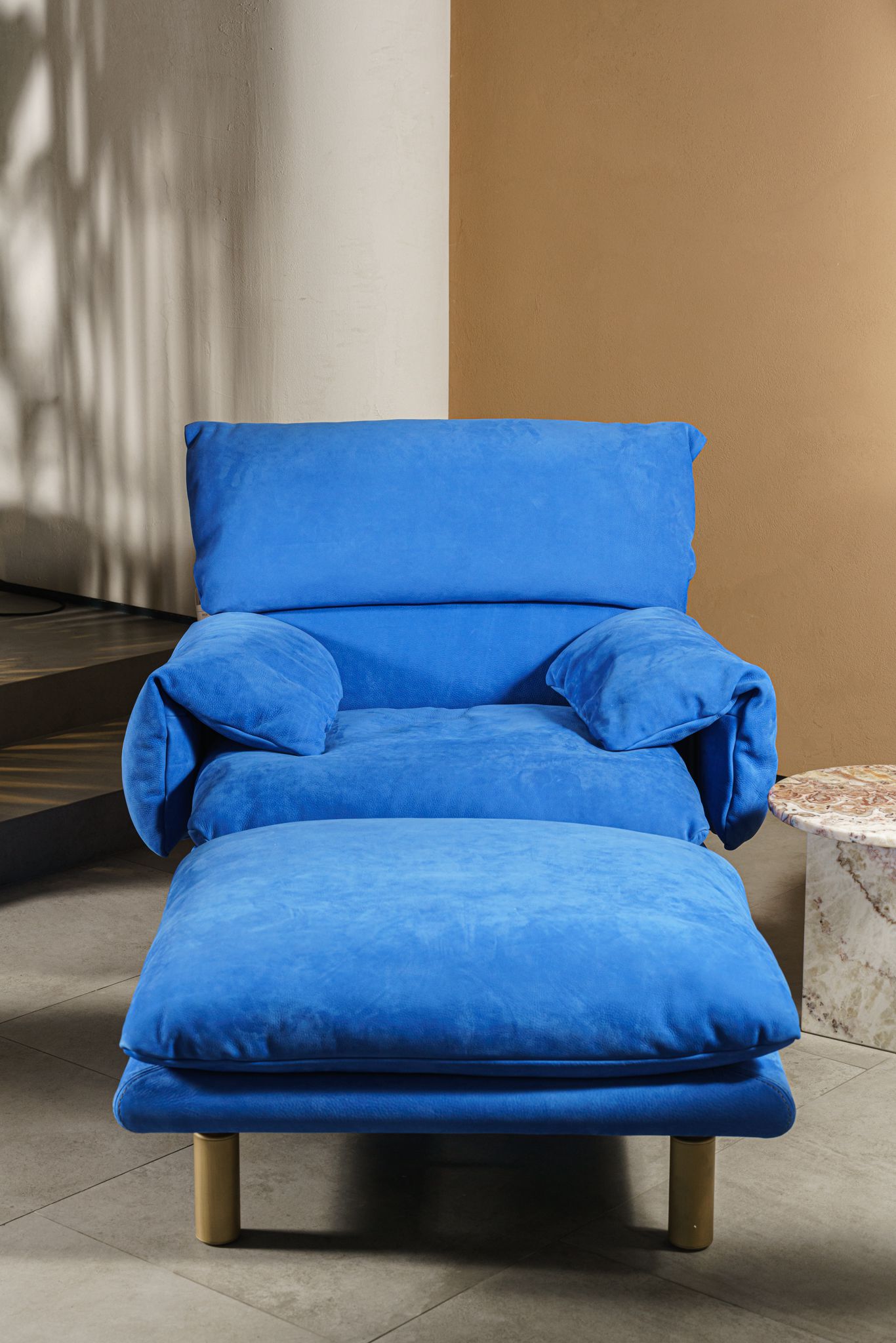 Baxter Пуф Jo Electric Blue от Baxter — в интерьере