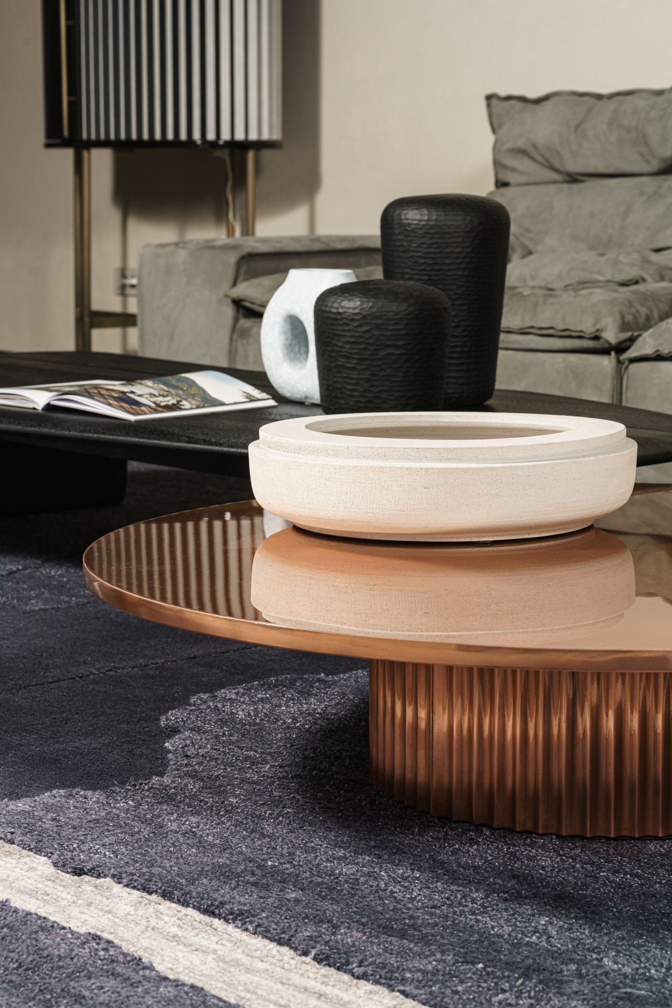 Baxter Журнальный столик Allure 110 Copper от Baxter — в интерьере