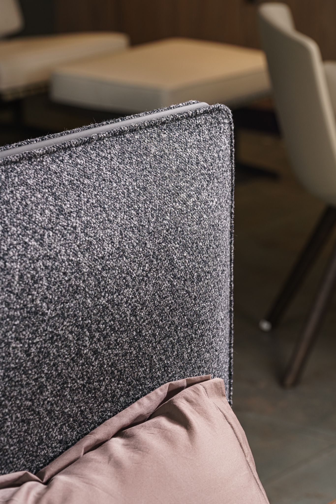 Molteni&C Кровать в стиле минимализм Ribbon Kiwi от Molteni & C — в интерьере
