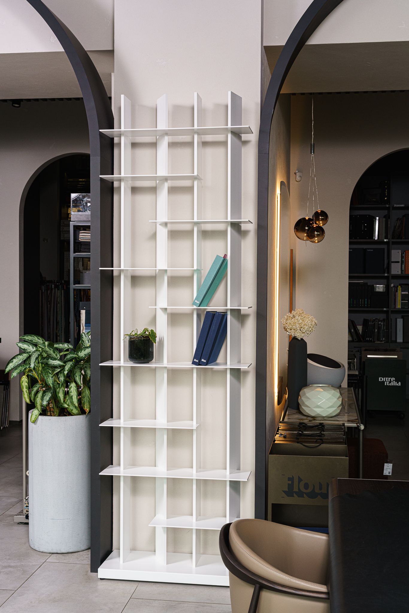 Flou Стеллаж с подсветкой CCLight White 259 от Flou — в интерьере