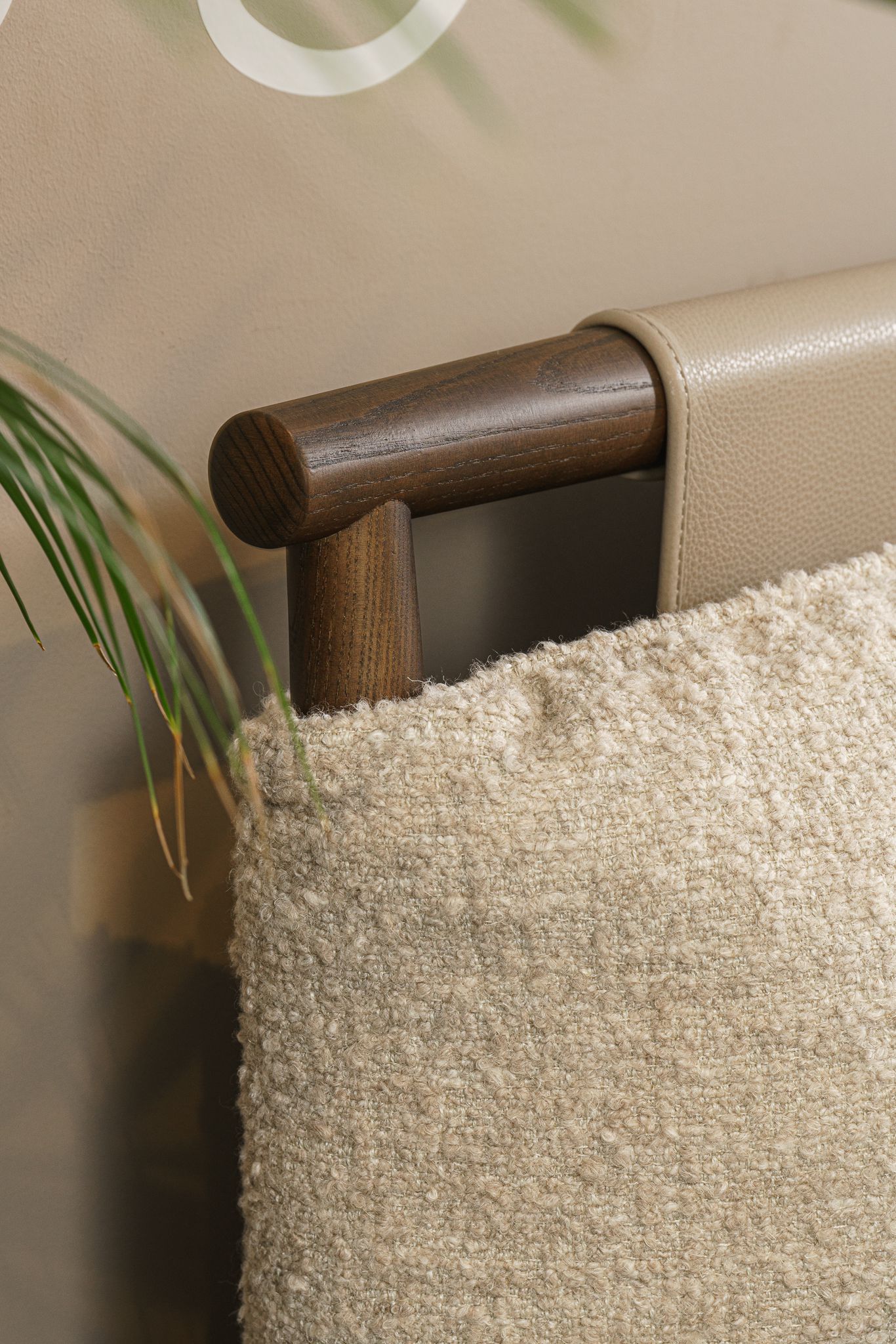 Poltrona Frau Кровать Times Light Brown / Pelle promice от Poltrona Frau — в интерьере