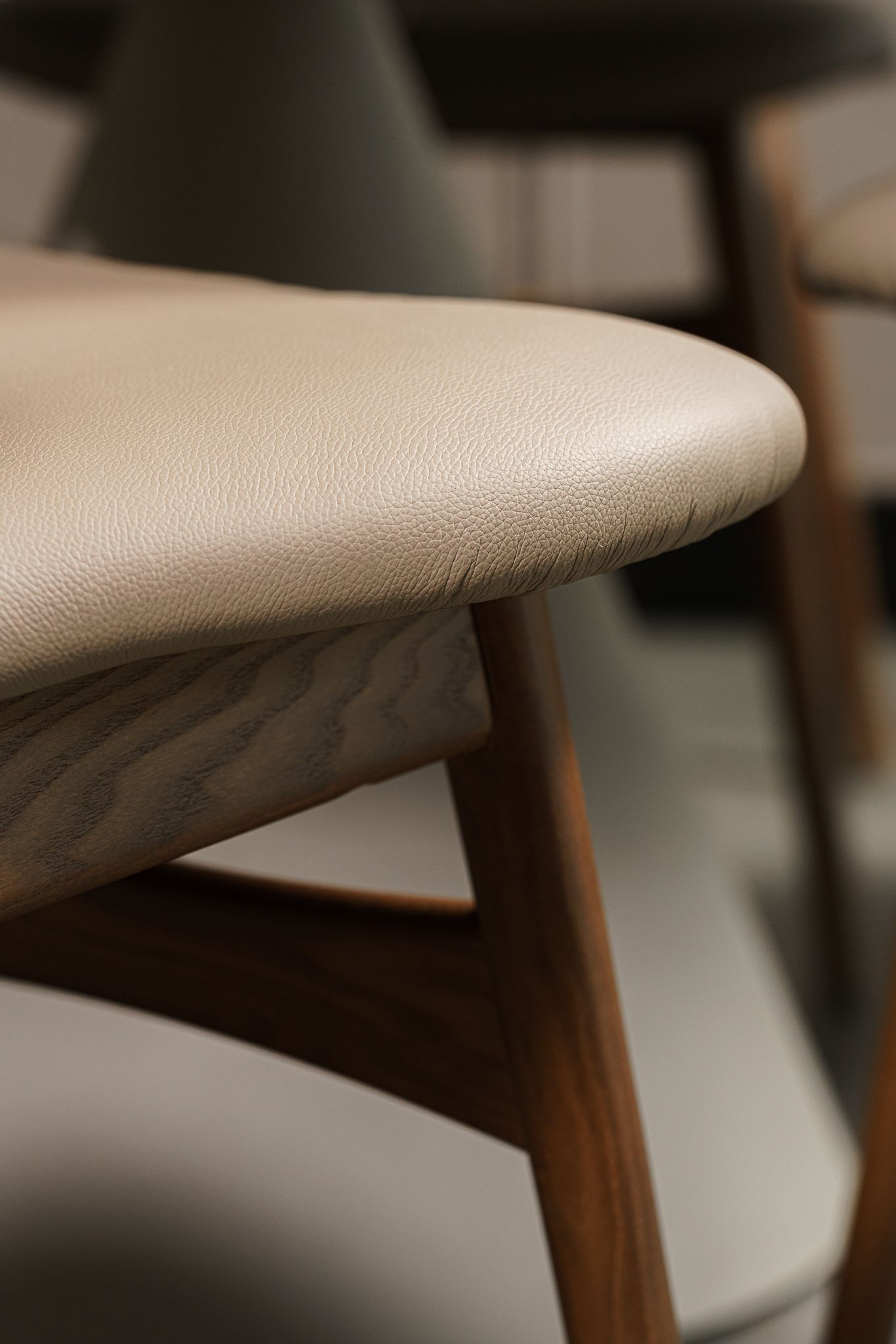 Cattelan Italia Стул Dumbo Fango / Canaletto Walnut от Cattelan Italia — в интерьере
