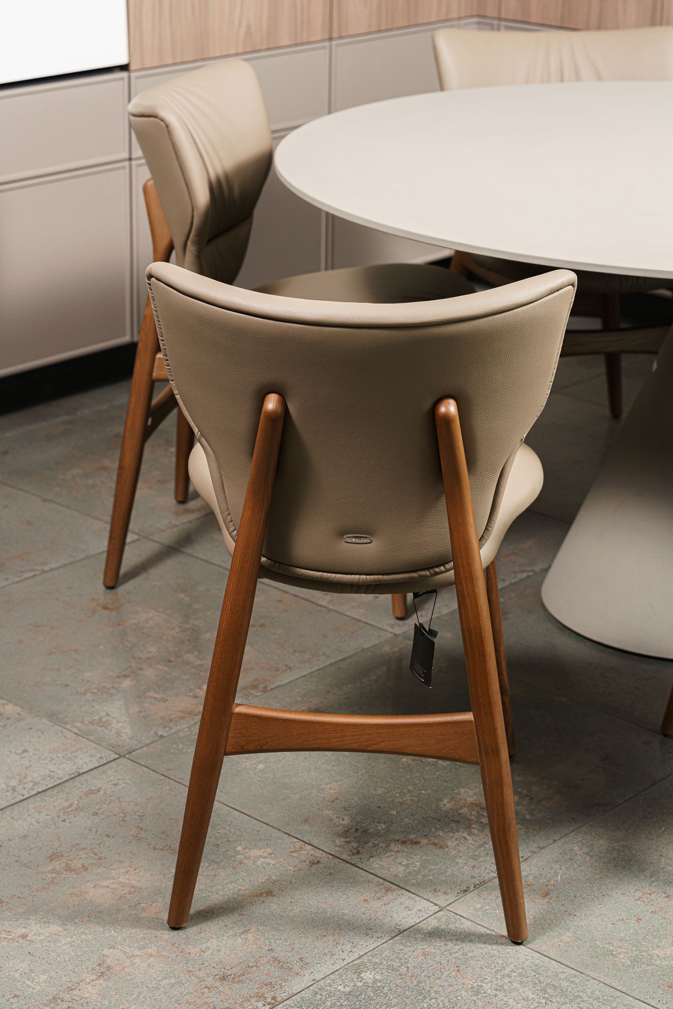 Cattelan Italia Стул Dumbo Fango / Canaletto Walnut от Cattelan Italia — в интерьере