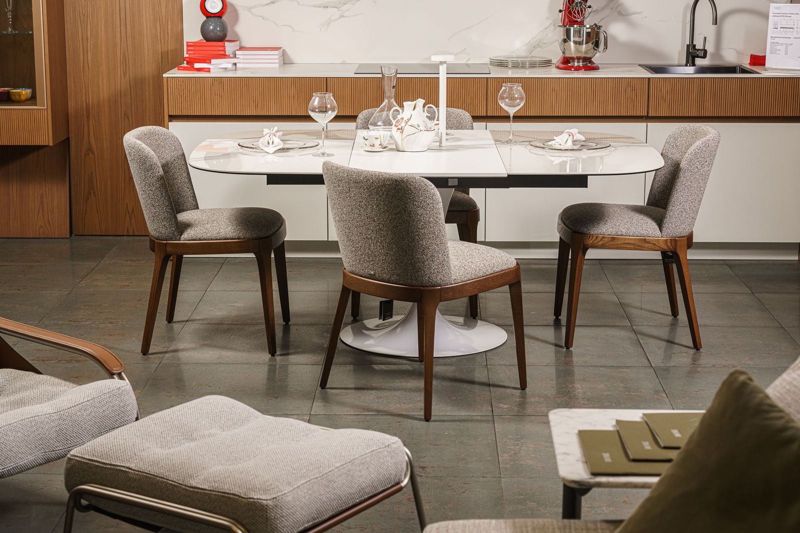 Cattelan Italia Стул Magda A noce Canaletto / tessuto B222 от Cattelan Italia — в интерьере