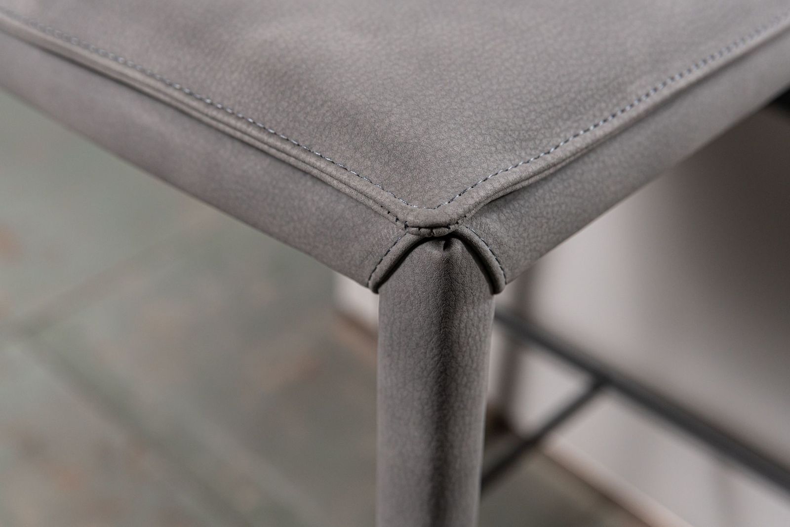 Cattelan Italia Барный стул Isabel A Pelle SN06 Vulcano от Cattelan Italia — в интерьере
