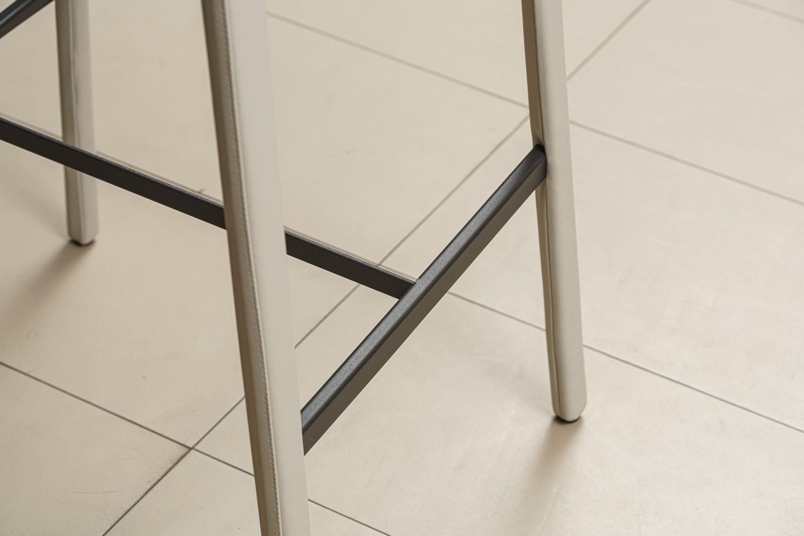 Cattelan Italia Барный стул Isabel A Pelle Dover от Cattelan Italia — в интерьере