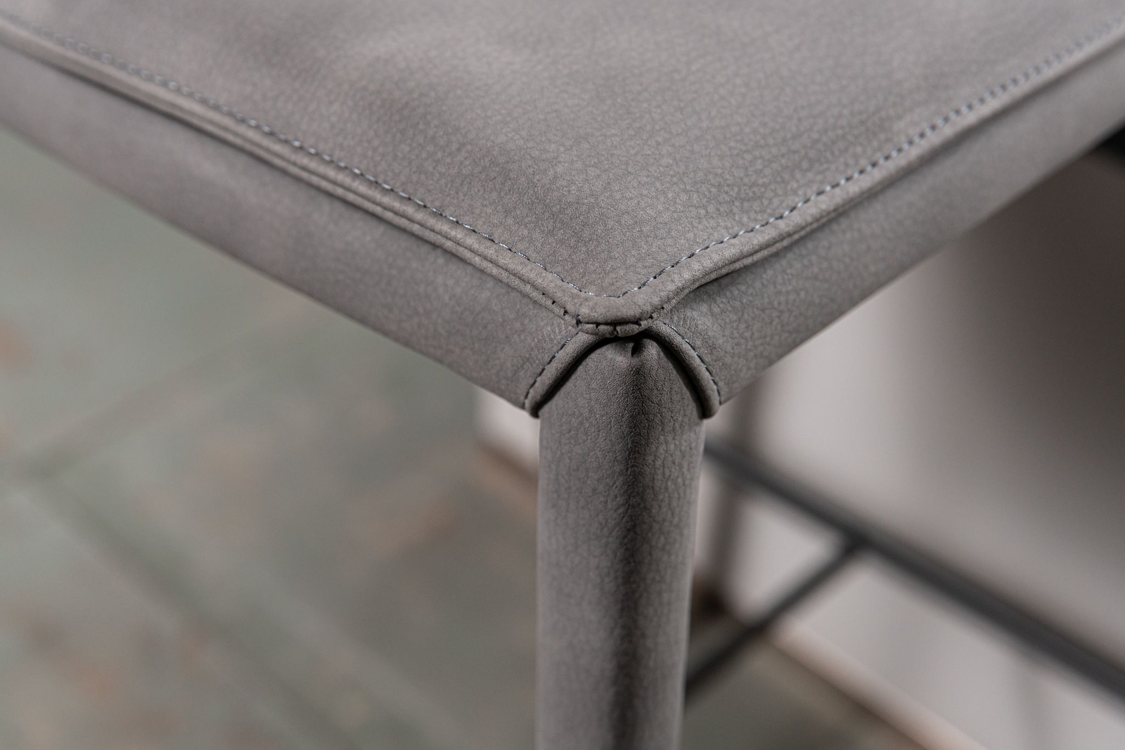 Cattelan Italia Барный стул Isabel A Pelle Dover от Cattelan Italia — в интерьере