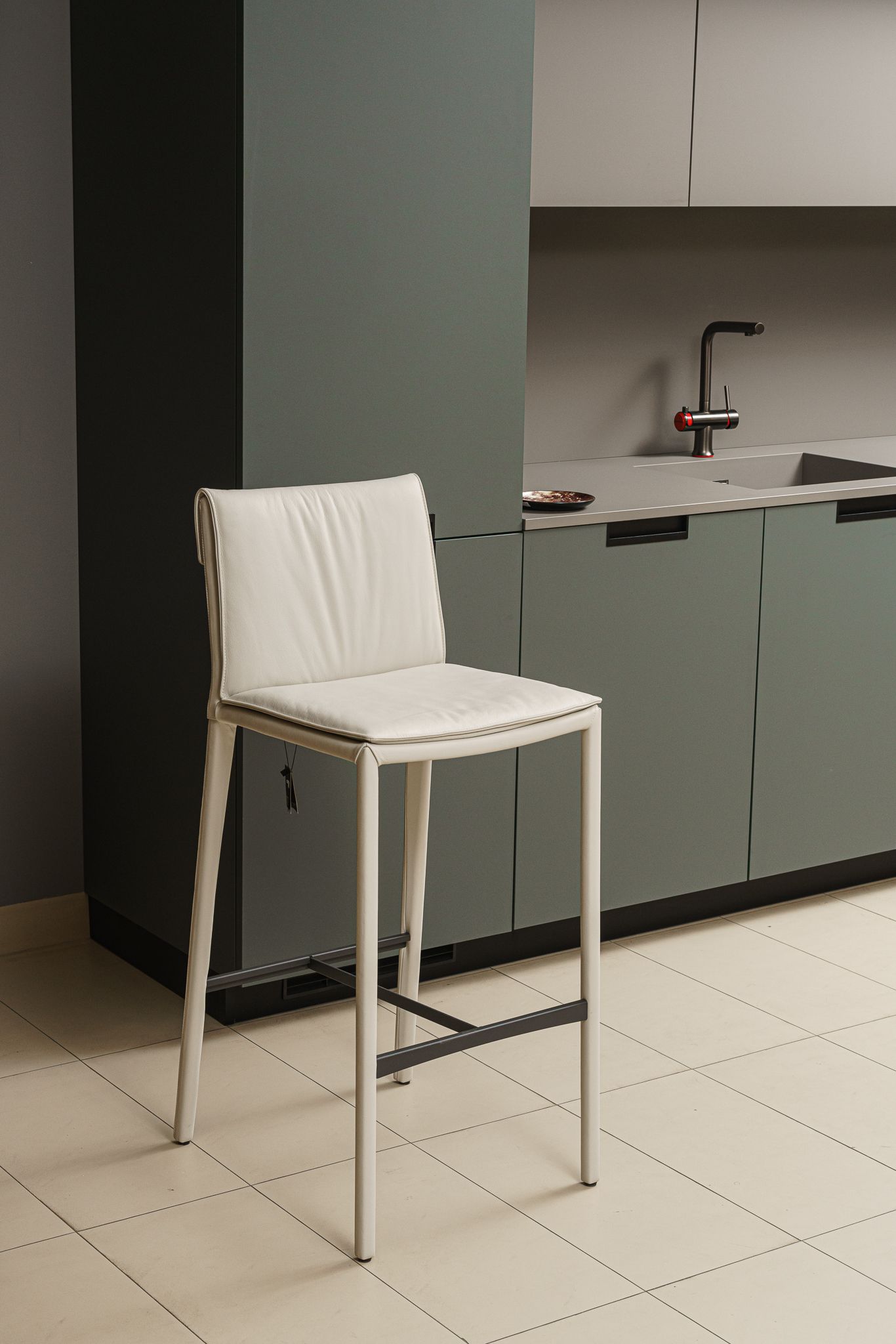 Cattelan Italia Барный стул Isabel A Pelle Dover от Cattelan Italia — в интерьере
