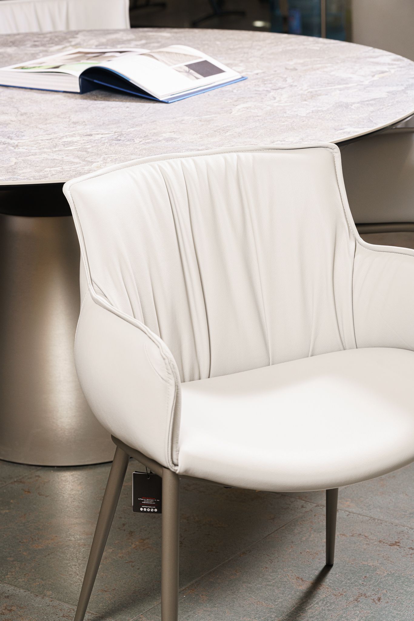 Cattelan Italia Стул с подлокотниками Rhonda Artico от Cattelan Italia — в интерьере