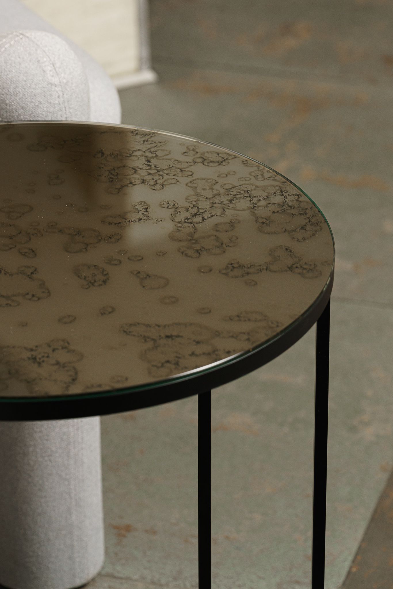 Meridiani Журнальный столик Ralf Old Silver Mirror от Meridiani — в интерьере
