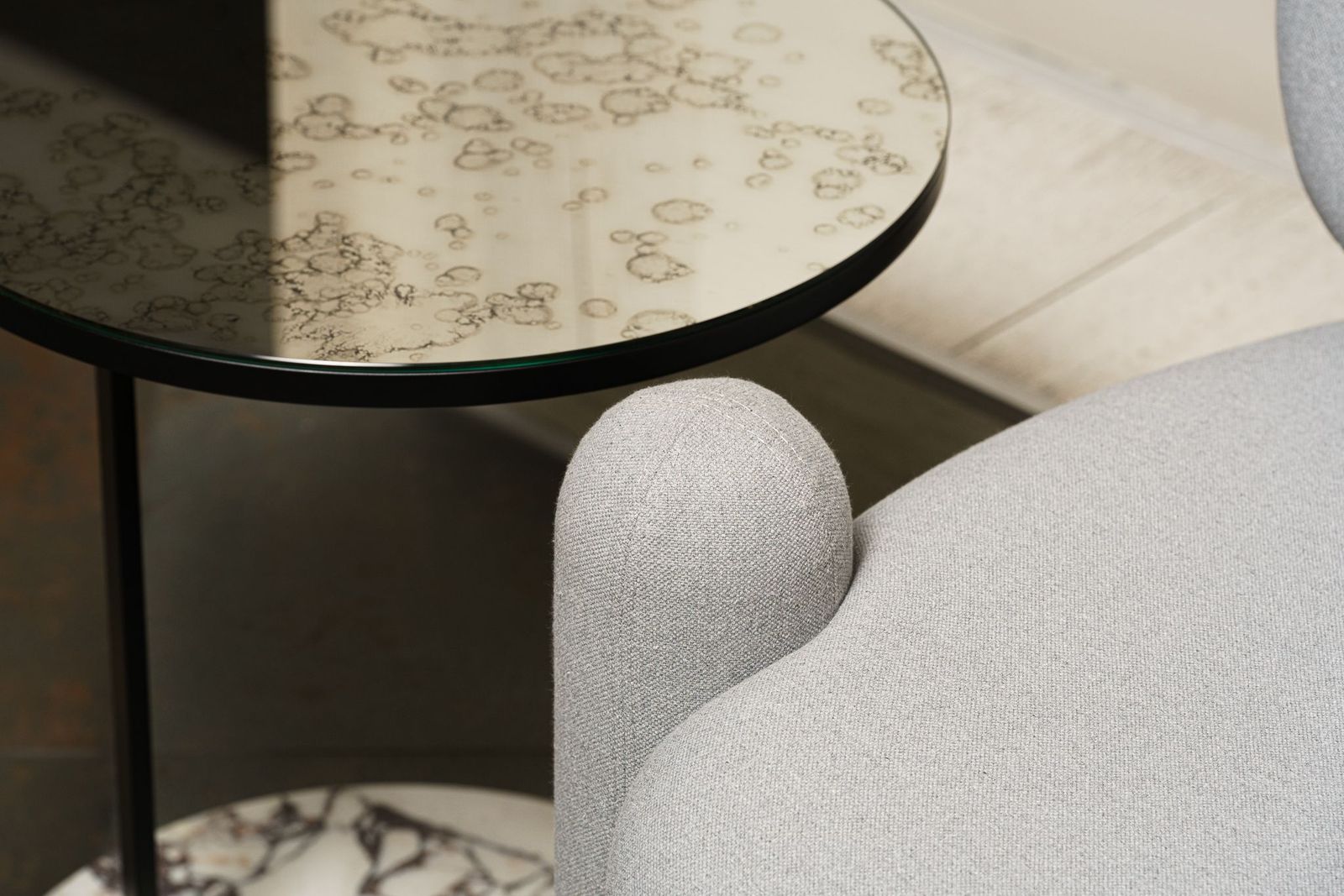 Meridiani Журнальный столик Ralf Old Silver Mirror от Meridiani — в интерьере