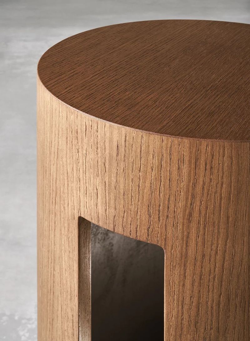 Meridiani Журнальный столик Gong 37 Oak Black от Meridiani — в интерьере