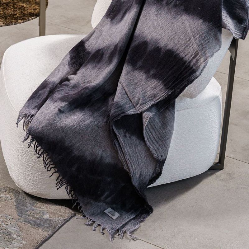 Flou Плед Vento Grey от Flou — в интерьере