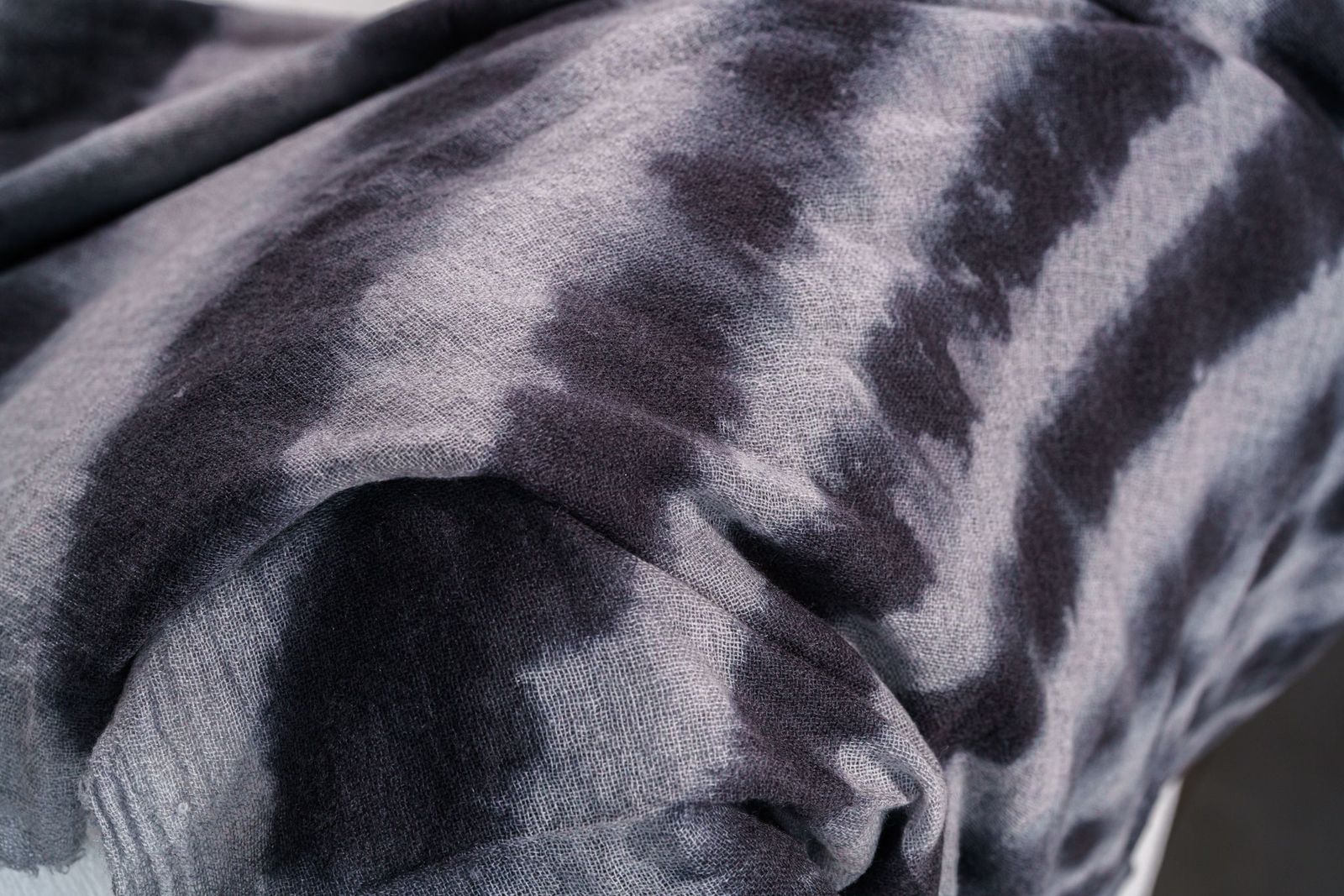 Flou Плед Vento Grey от Flou — в интерьере