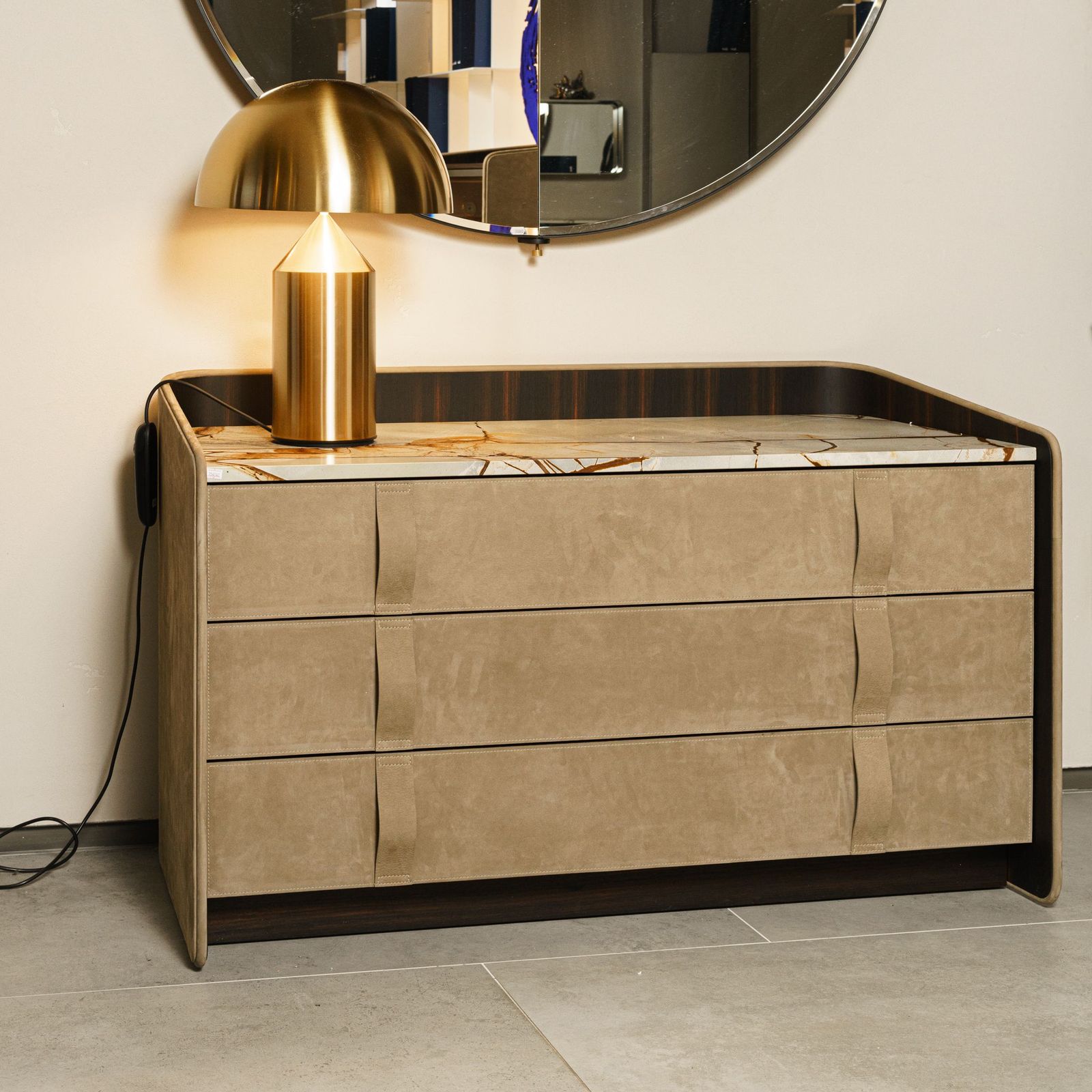 Flou Комод Gentleman Nabuk 84 / Impero Romano от Flou — в интерьере