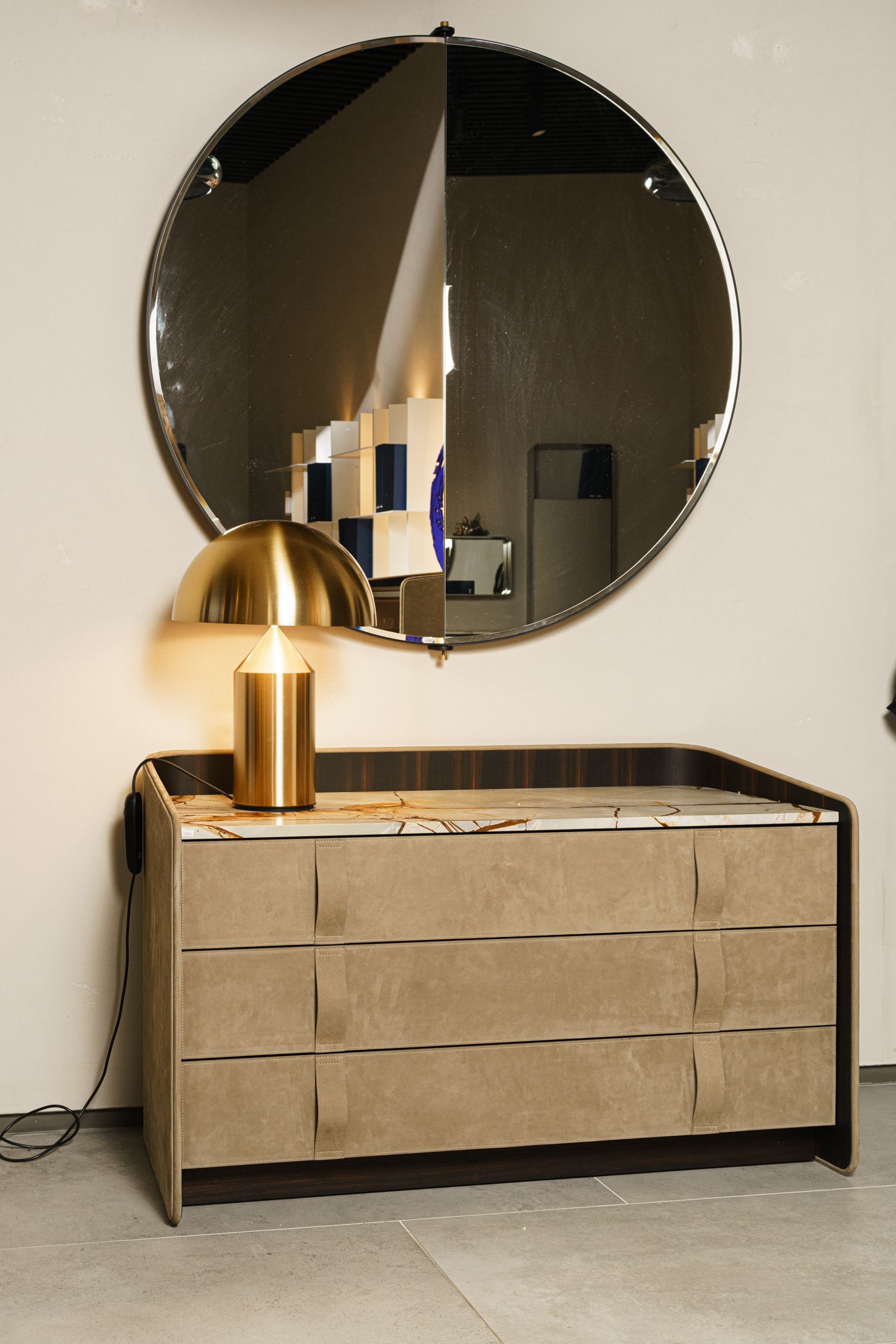 Flou Комод Gentleman Nabuk 84 / Impero Romano от Flou — в интерьере